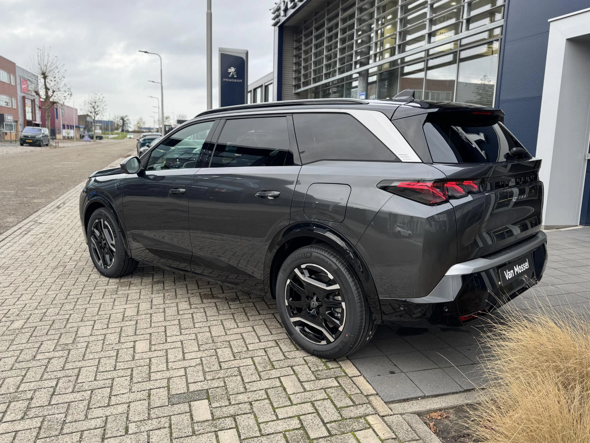 Peugeot e-5008 – autofoto 5