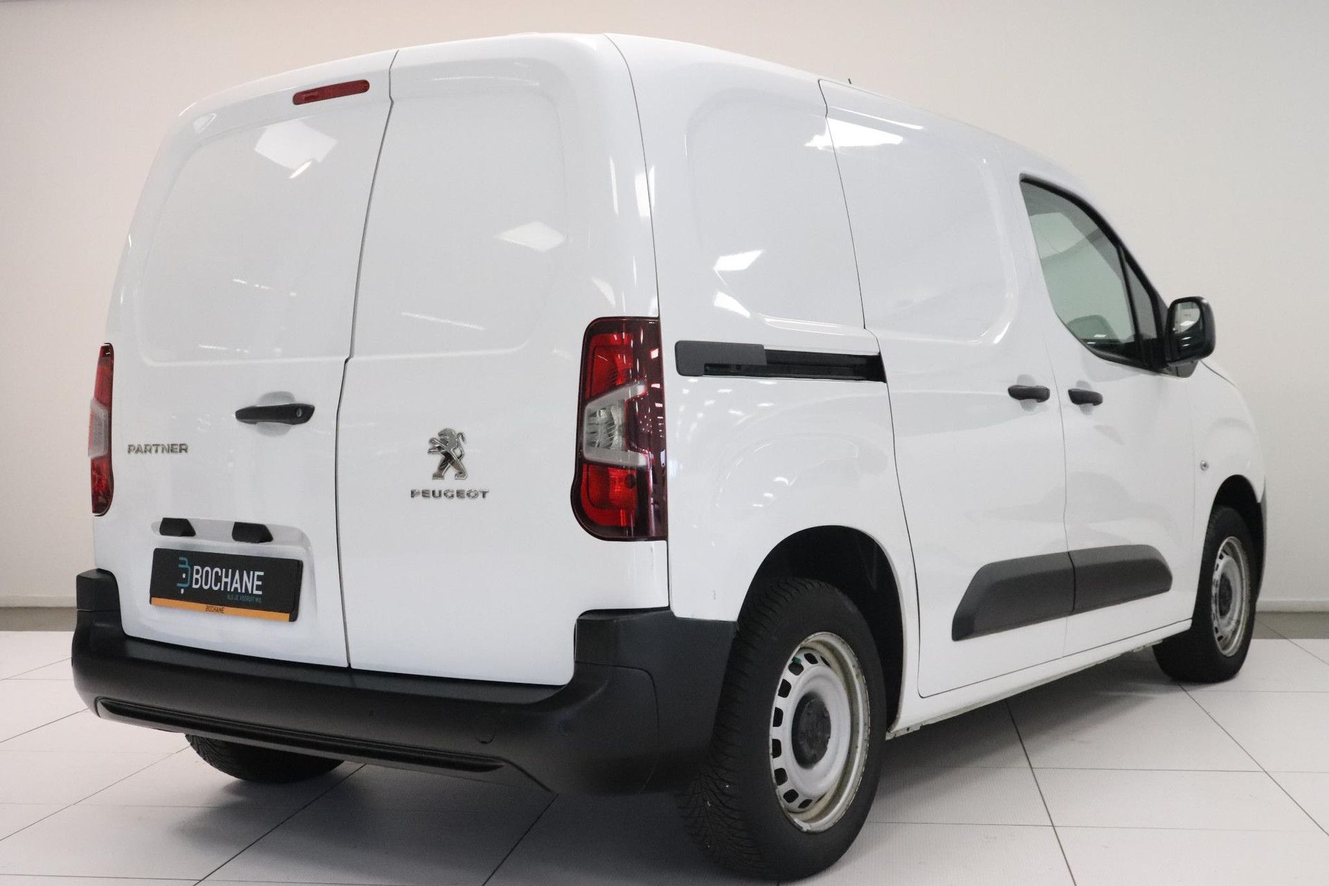 Peugeot Partner met kenteken VHT-40-N – achteraanzicht