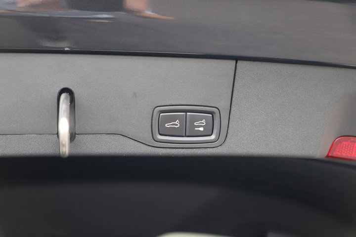 Porsche Taycan – achteraanzicht