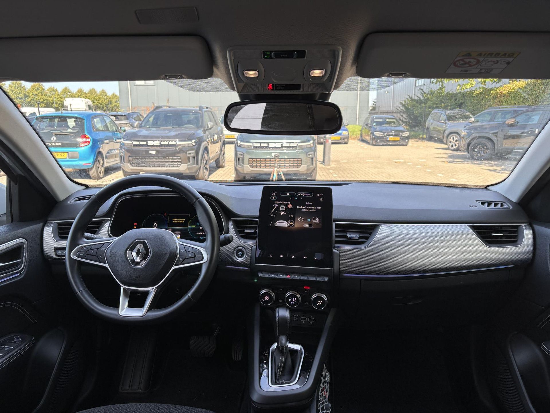 Renault Arkana met kenteken T-743-NH – interieur
