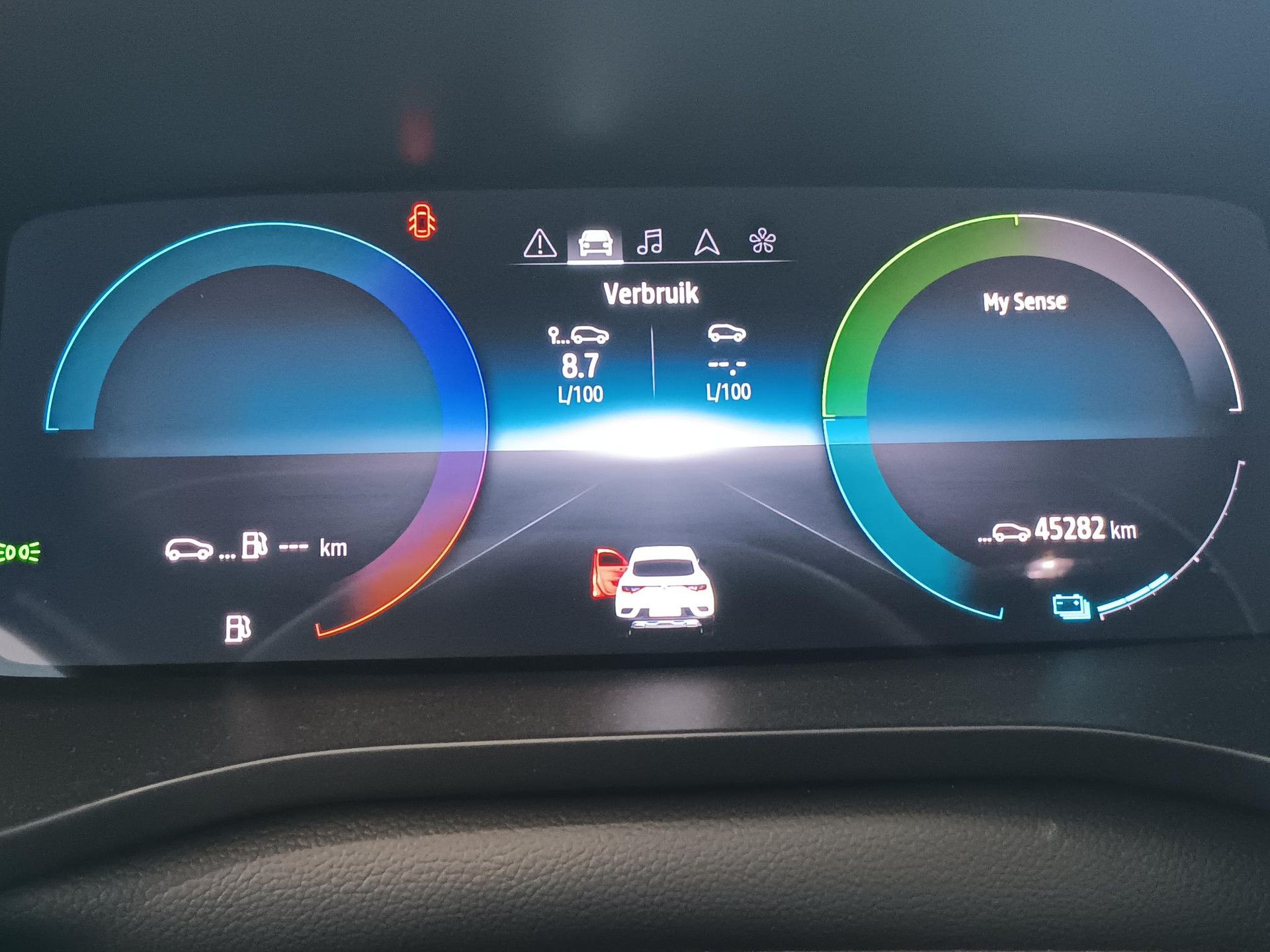 Renault Arkana met kenteken X-457-JT – dashboard