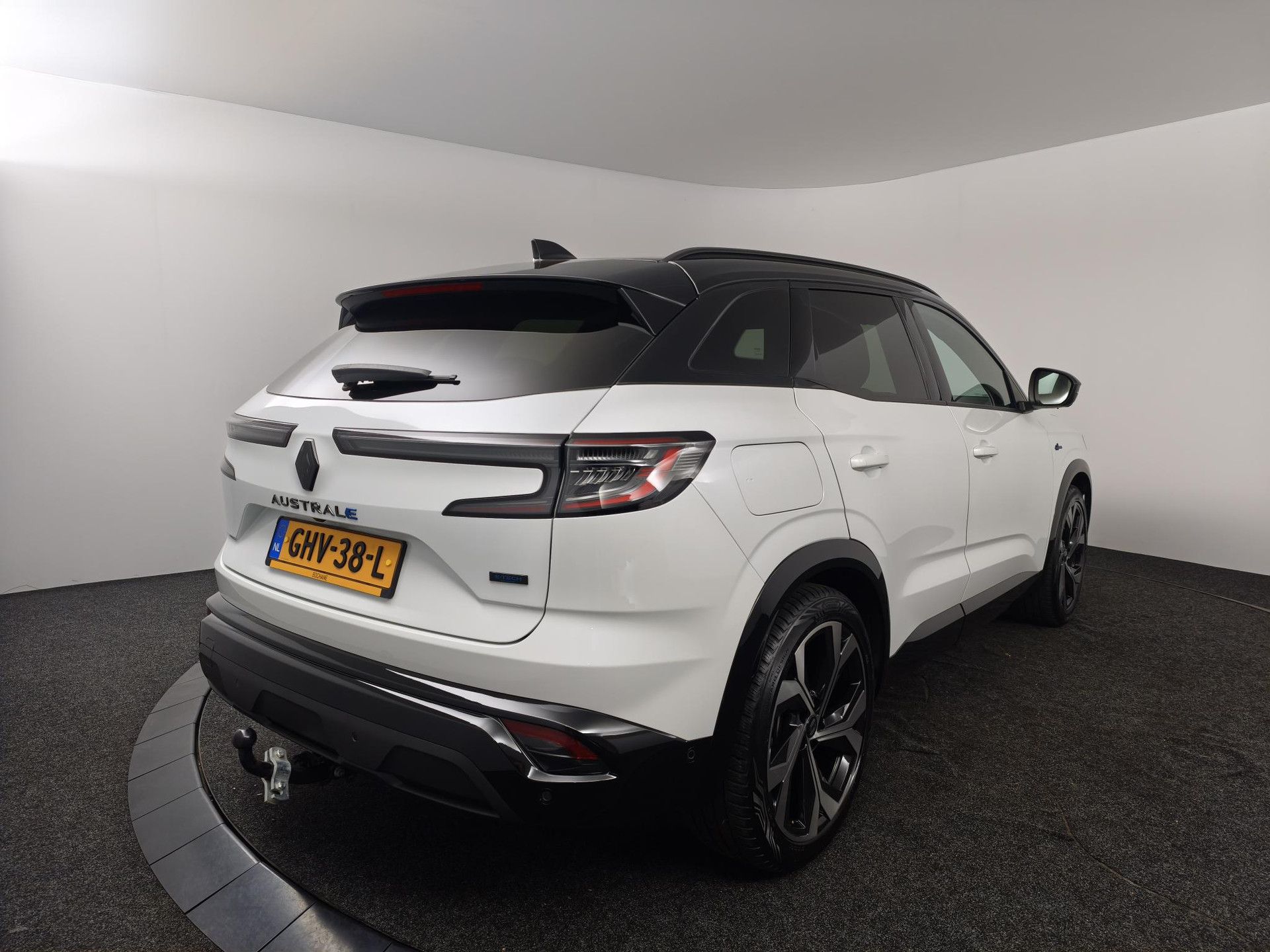 Renault Austral met kenteken GHV-38-L – achteraanzicht