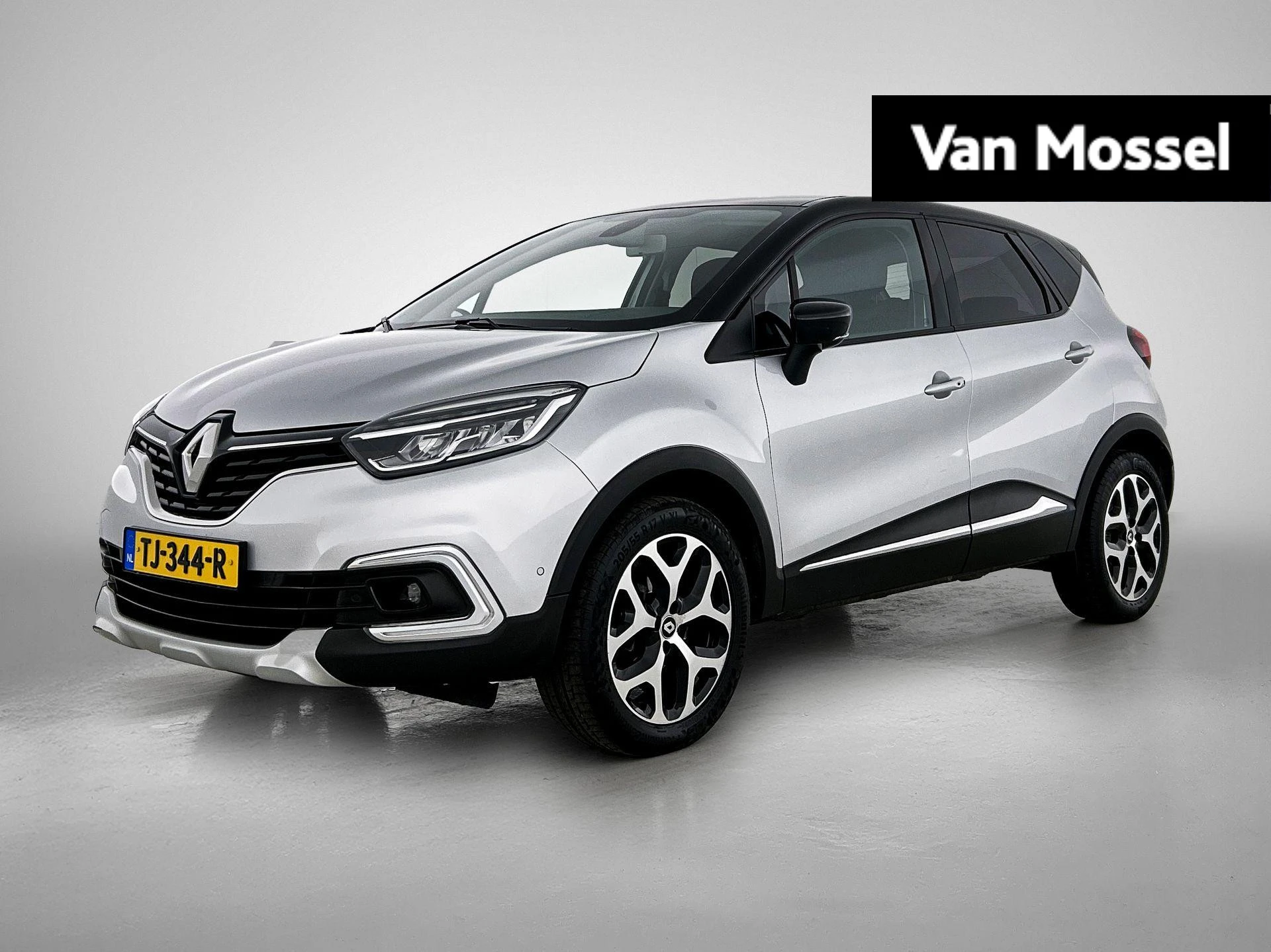 Renault Captur met kenteken 60100 – autofoto 2