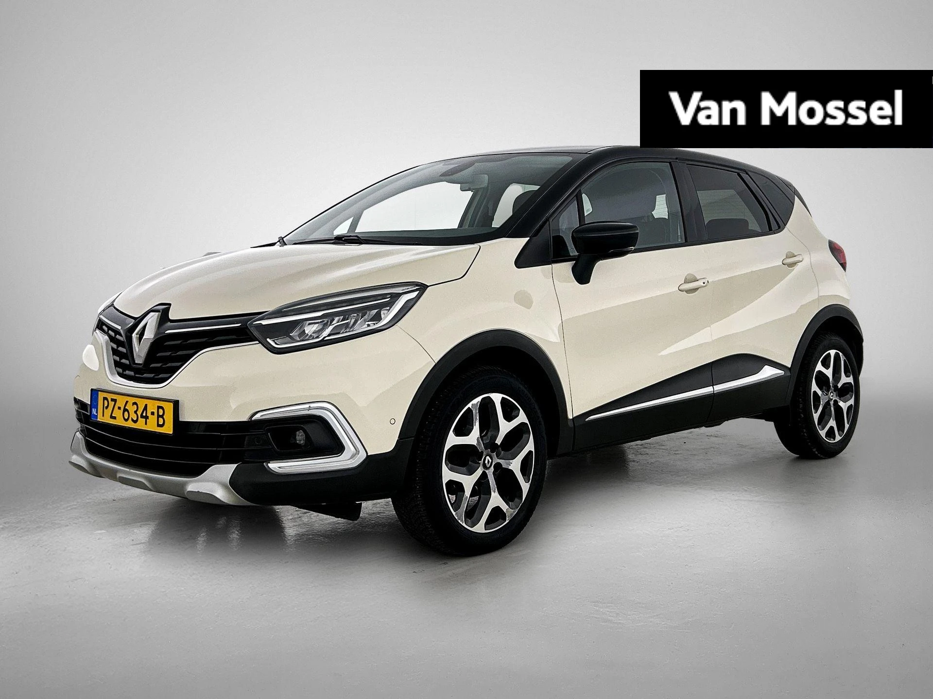 Renault Captur met kenteken 60100 – autofoto 2