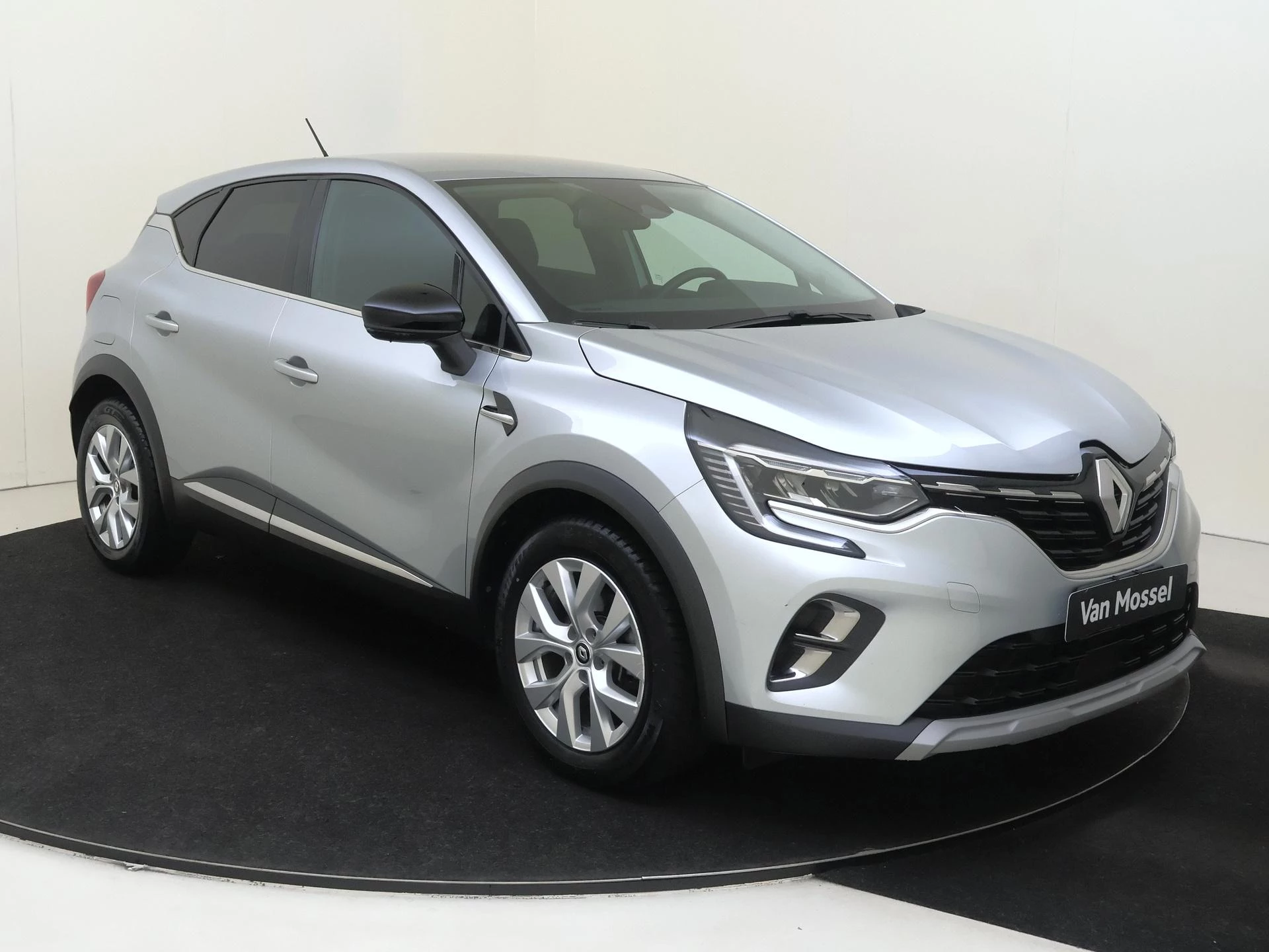 Renault Captur met kenteken 49 – autofoto 3
