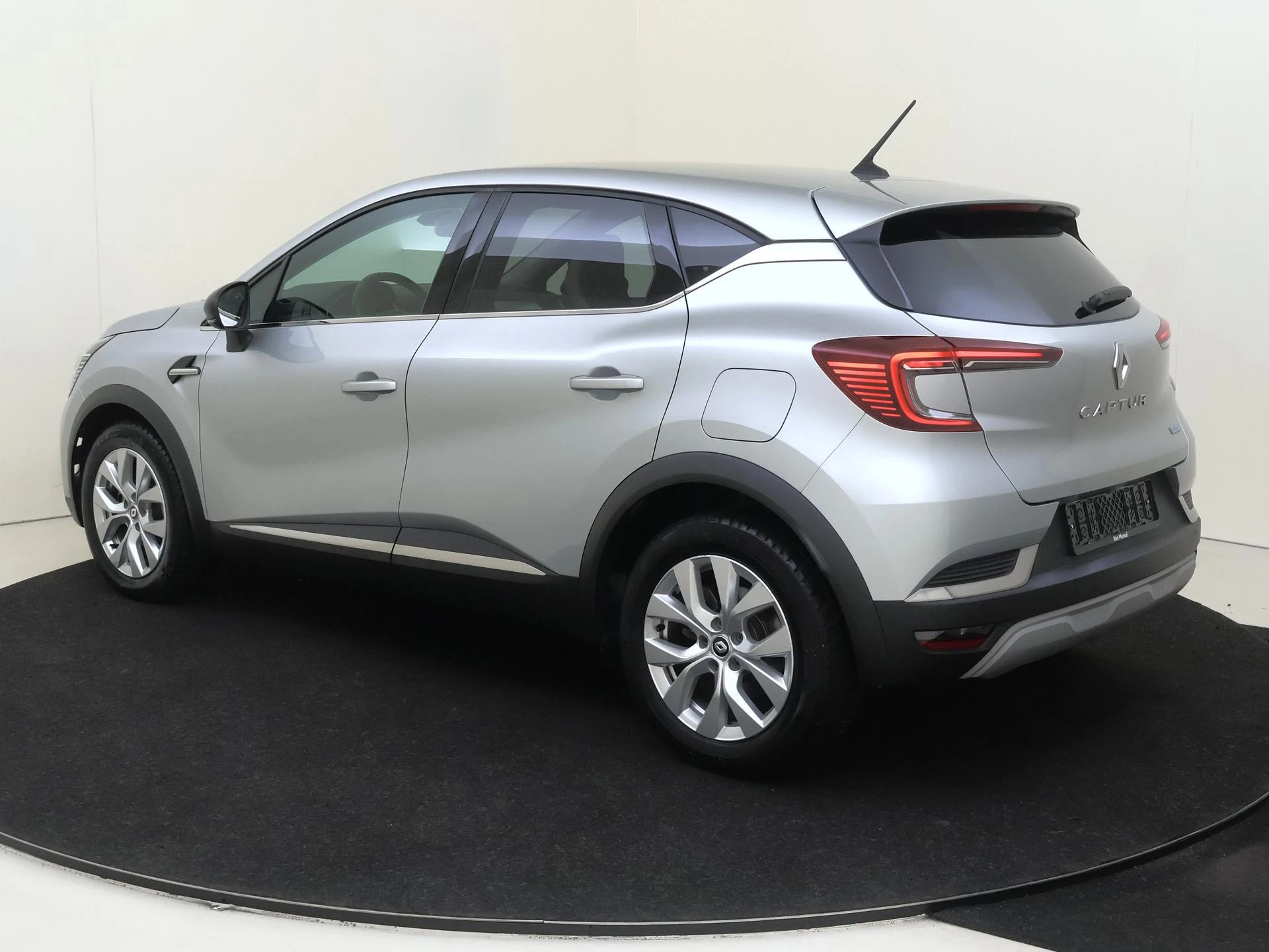 Renault Captur met kenteken 49 – autofoto 4