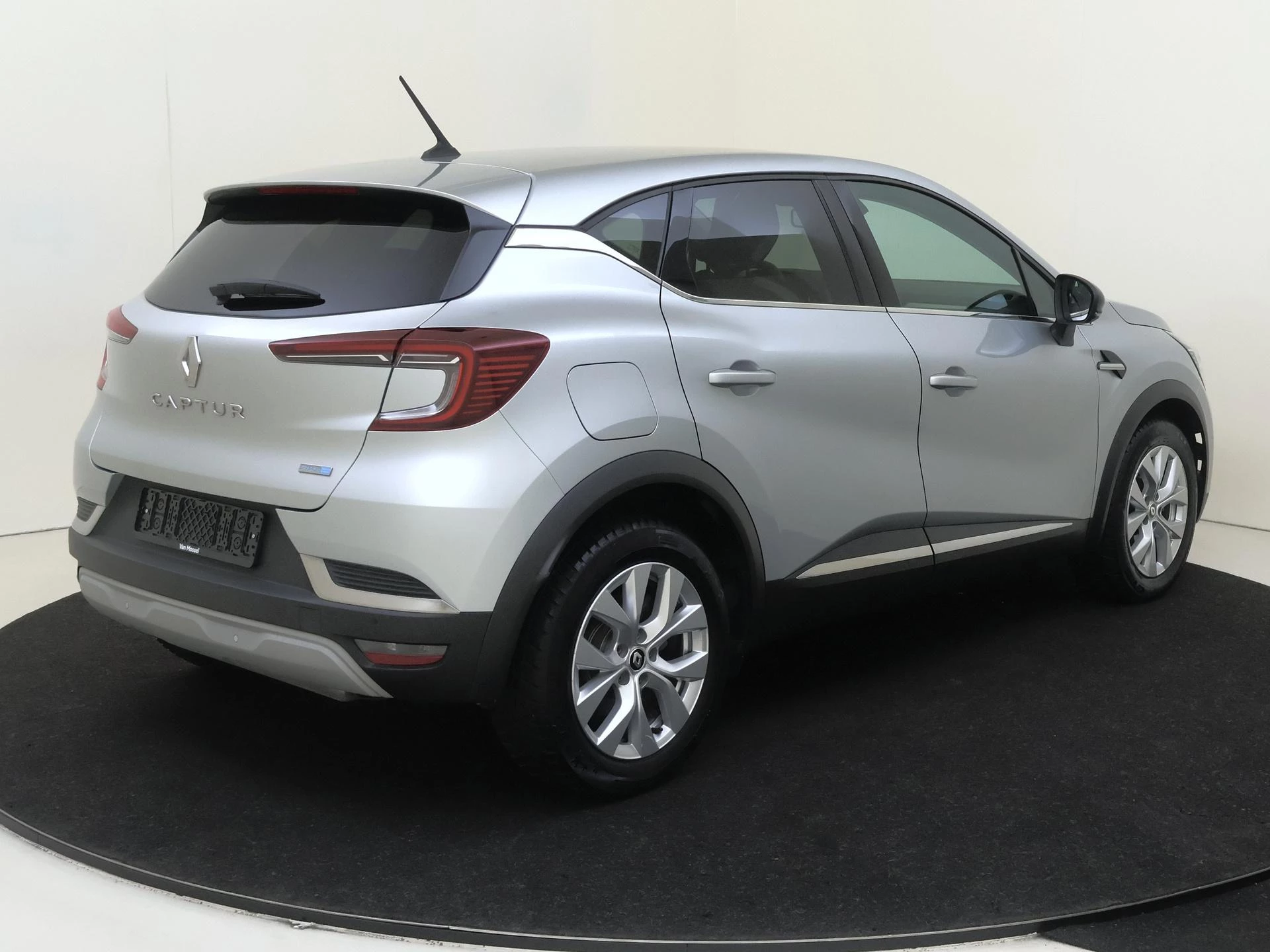 Renault Captur met kenteken 49 – autofoto 5