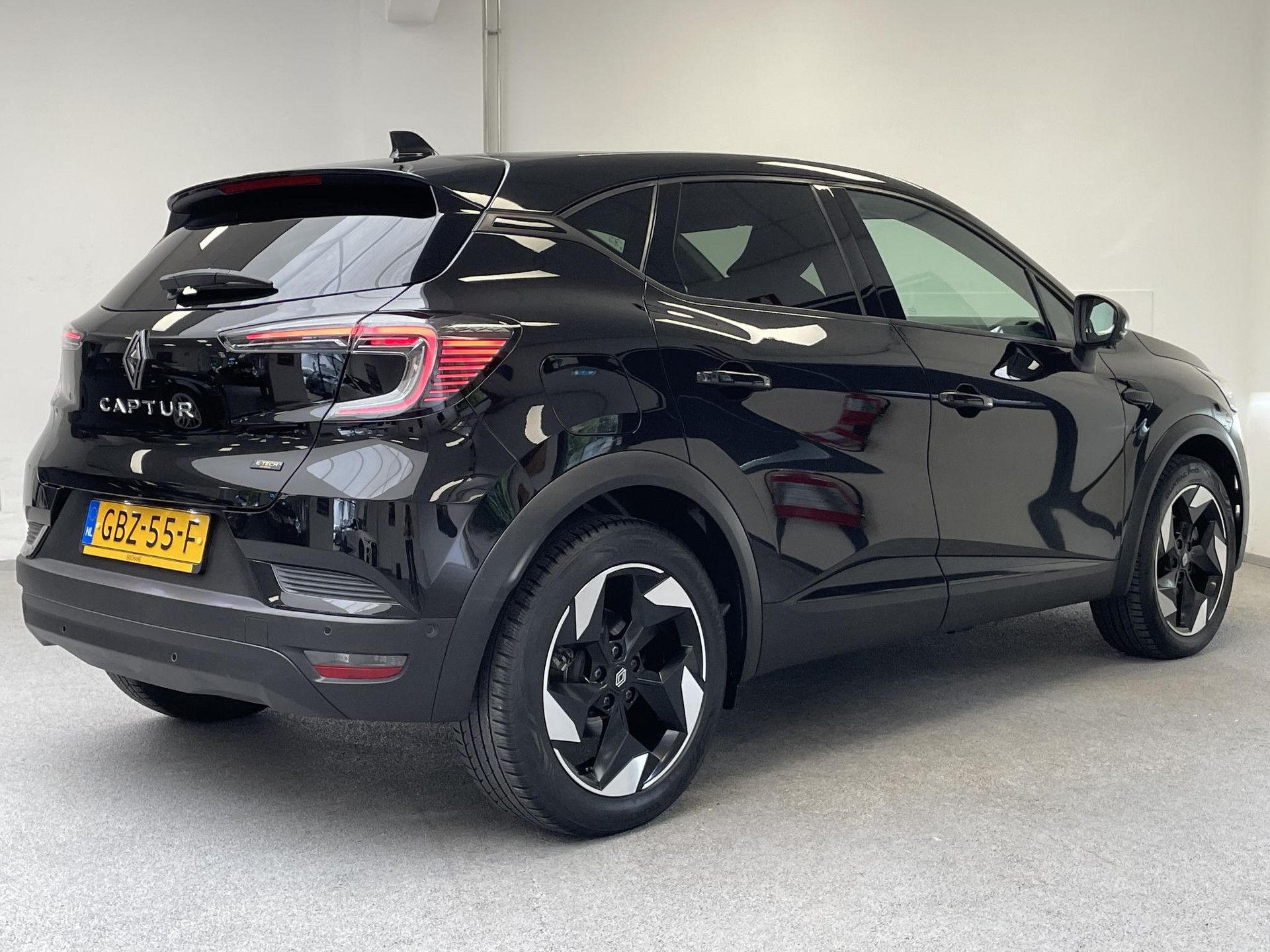 Renault Captur met kenteken GBZ-55-F – achteraanzicht