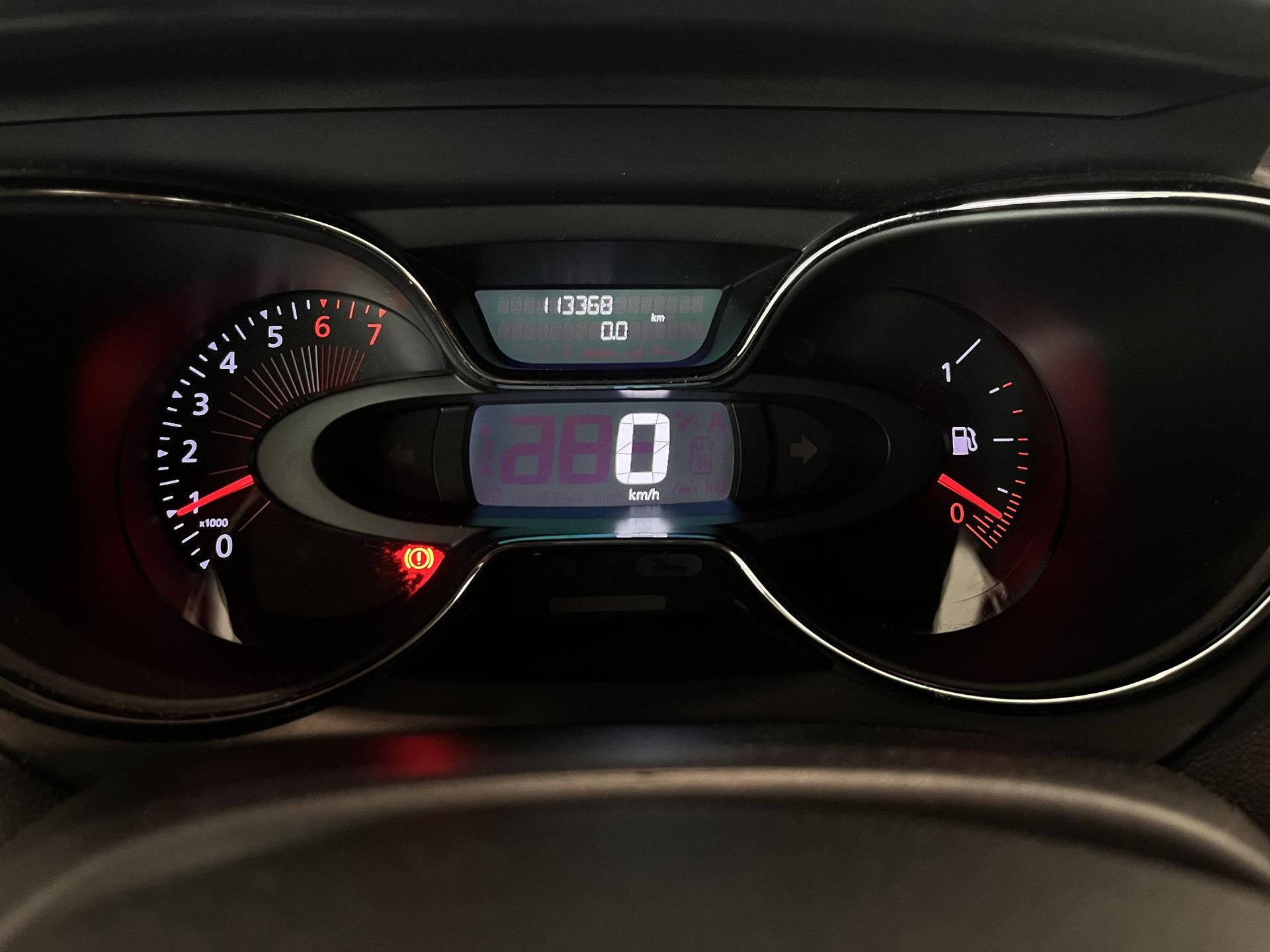 Renault Captur met kenteken GDD-42-N – dashboard