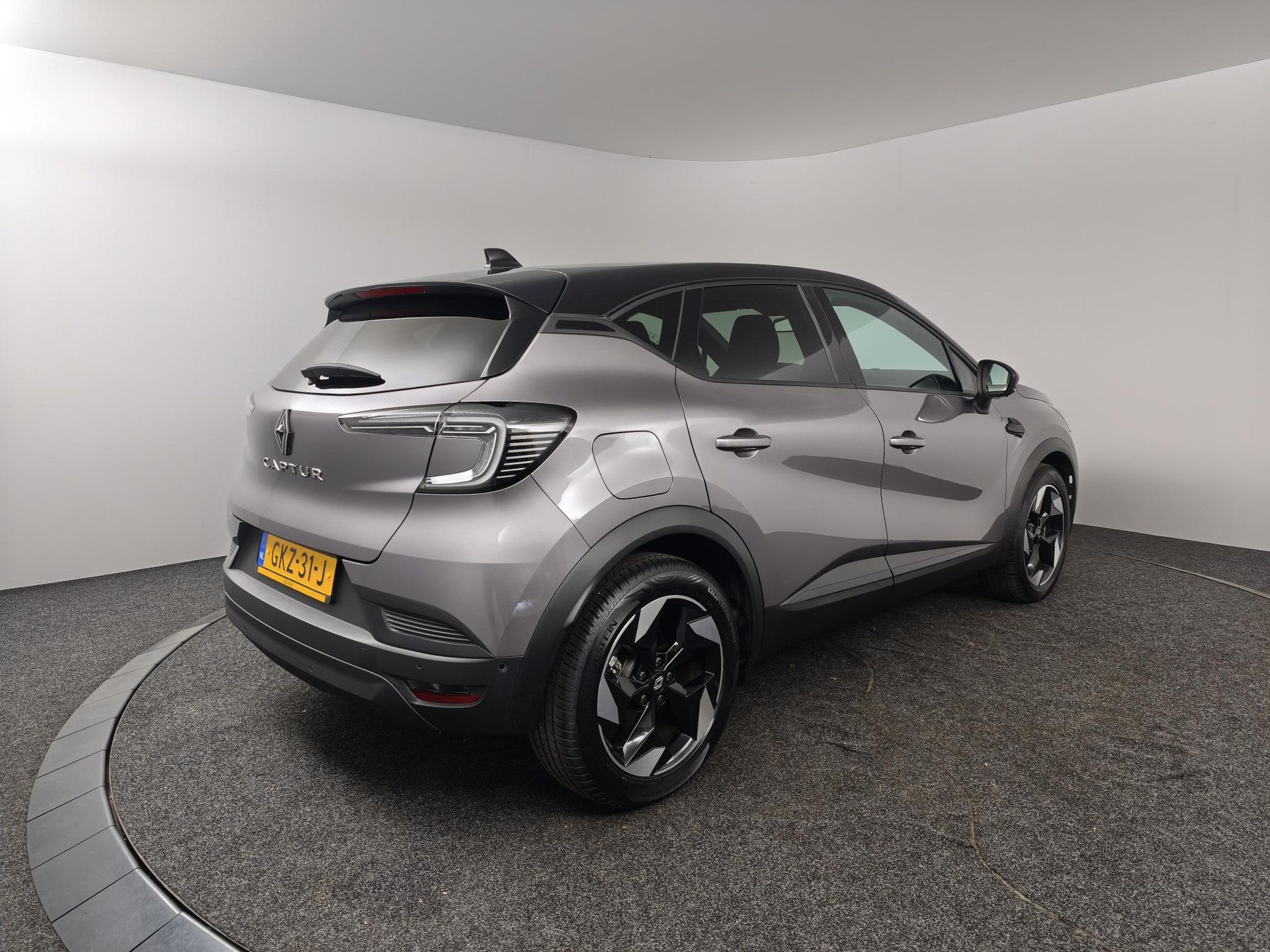 Renault Captur met kenteken GKZ-31-J – achteraanzicht