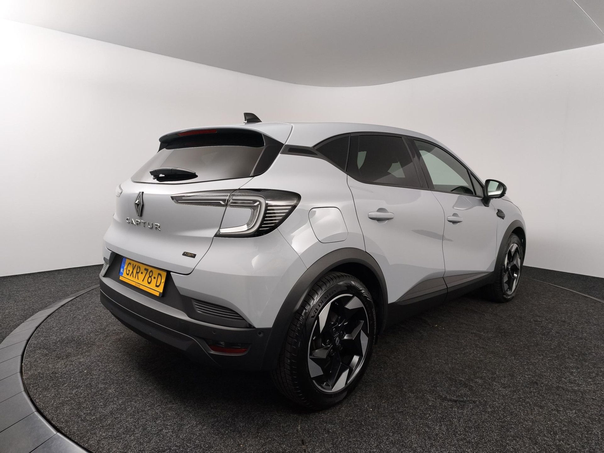 Renault Captur met kenteken GXR-78-D – achteraanzicht