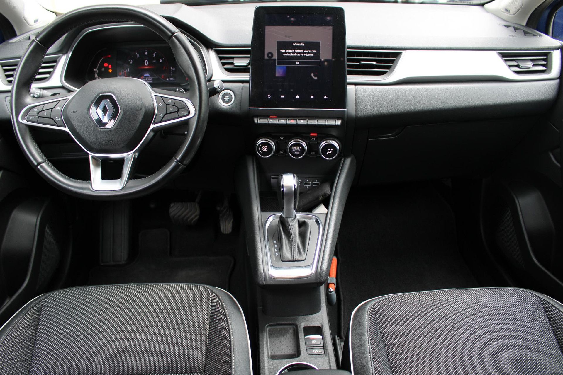 Renault Captur met kenteken H-312-XT – interieur