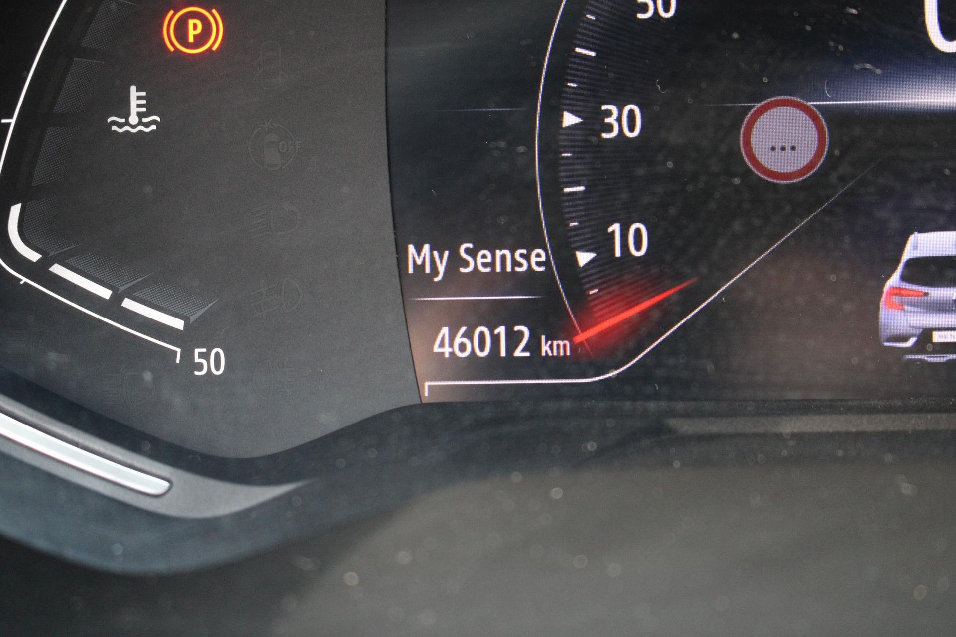 Renault Captur met kenteken JVR-43-V – interieur