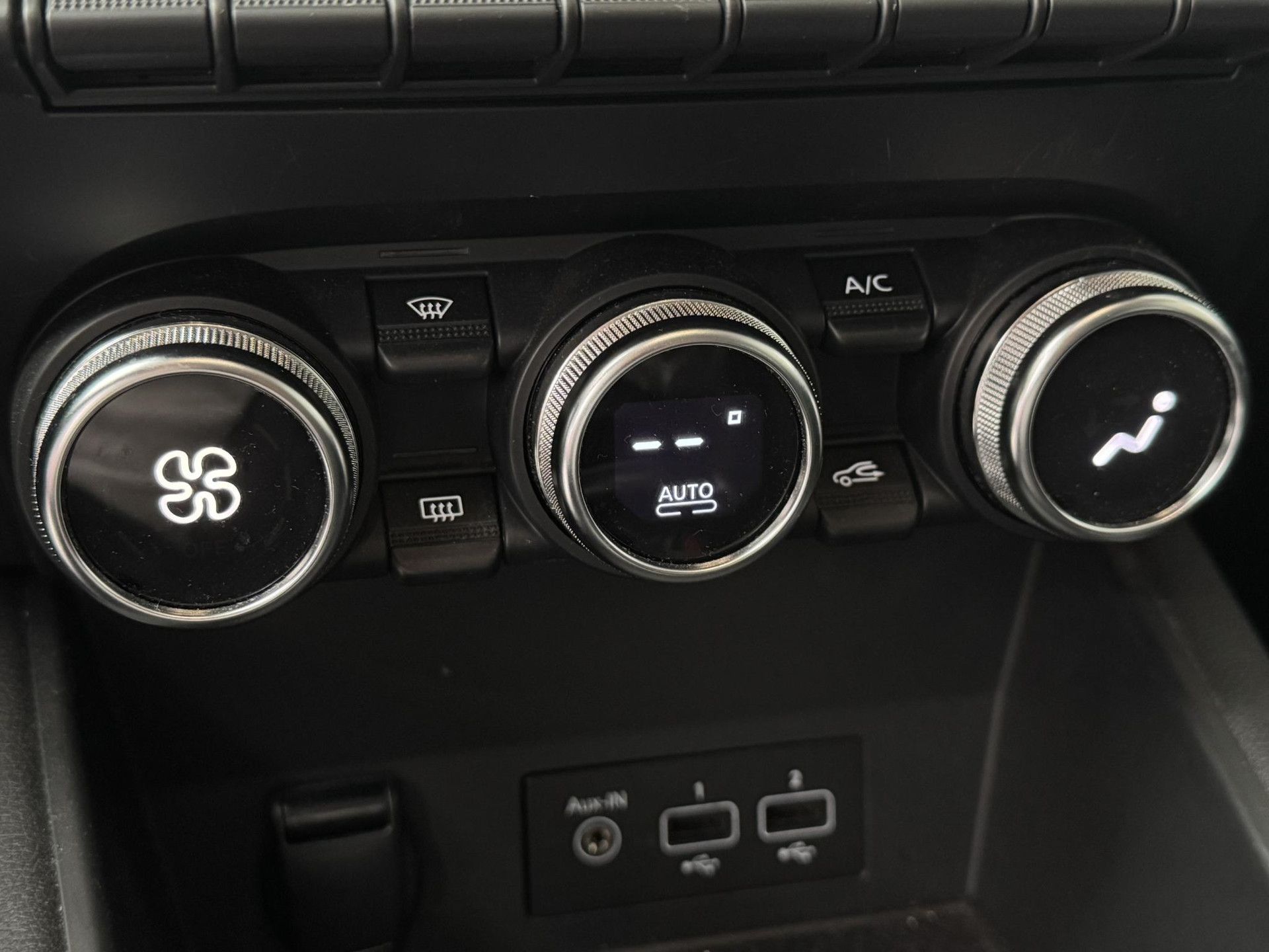 Renault Captur met kenteken K-805-SV – dashboard