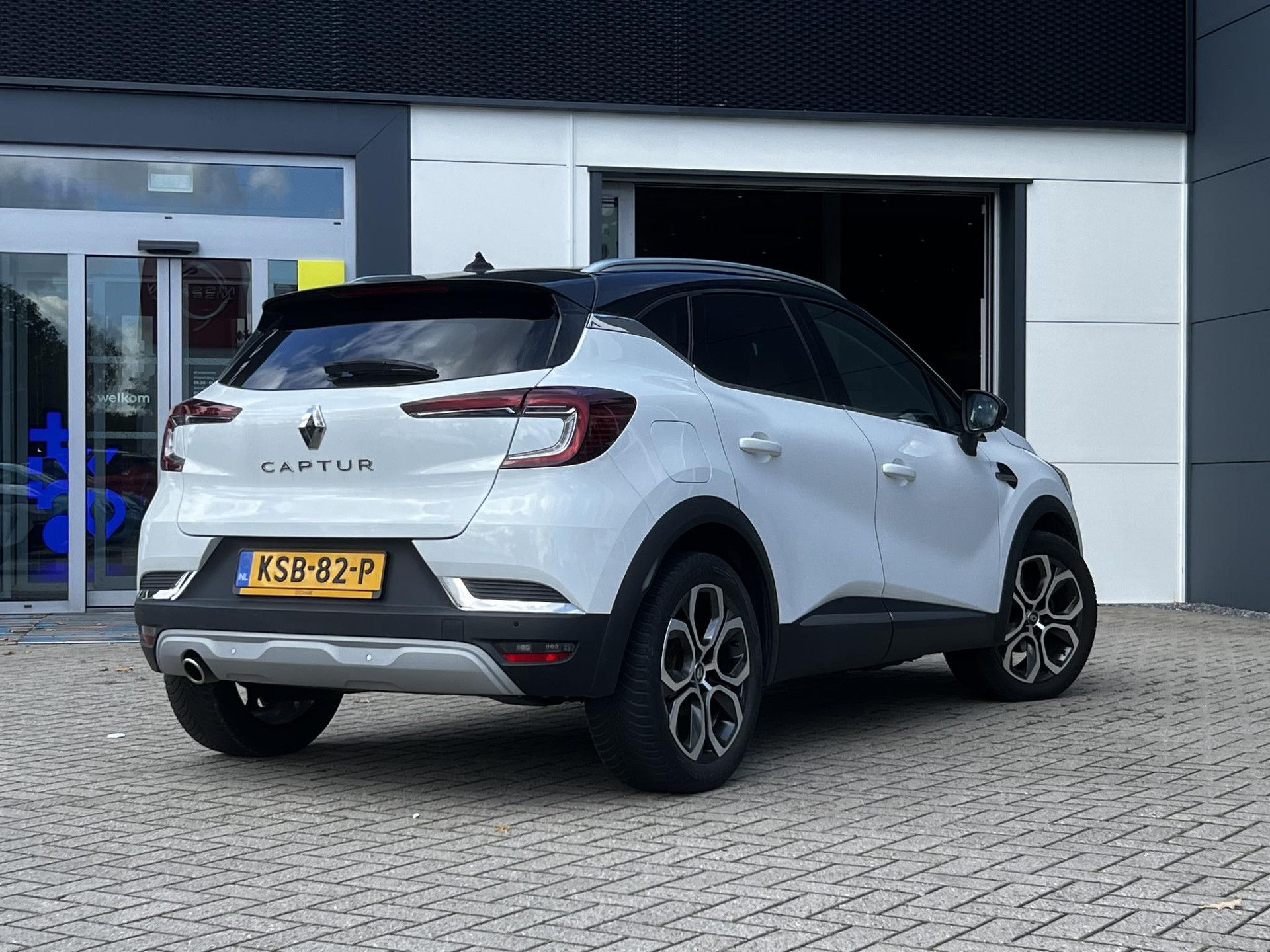 Renault Captur met kenteken KSB-82-P – achteraanzicht