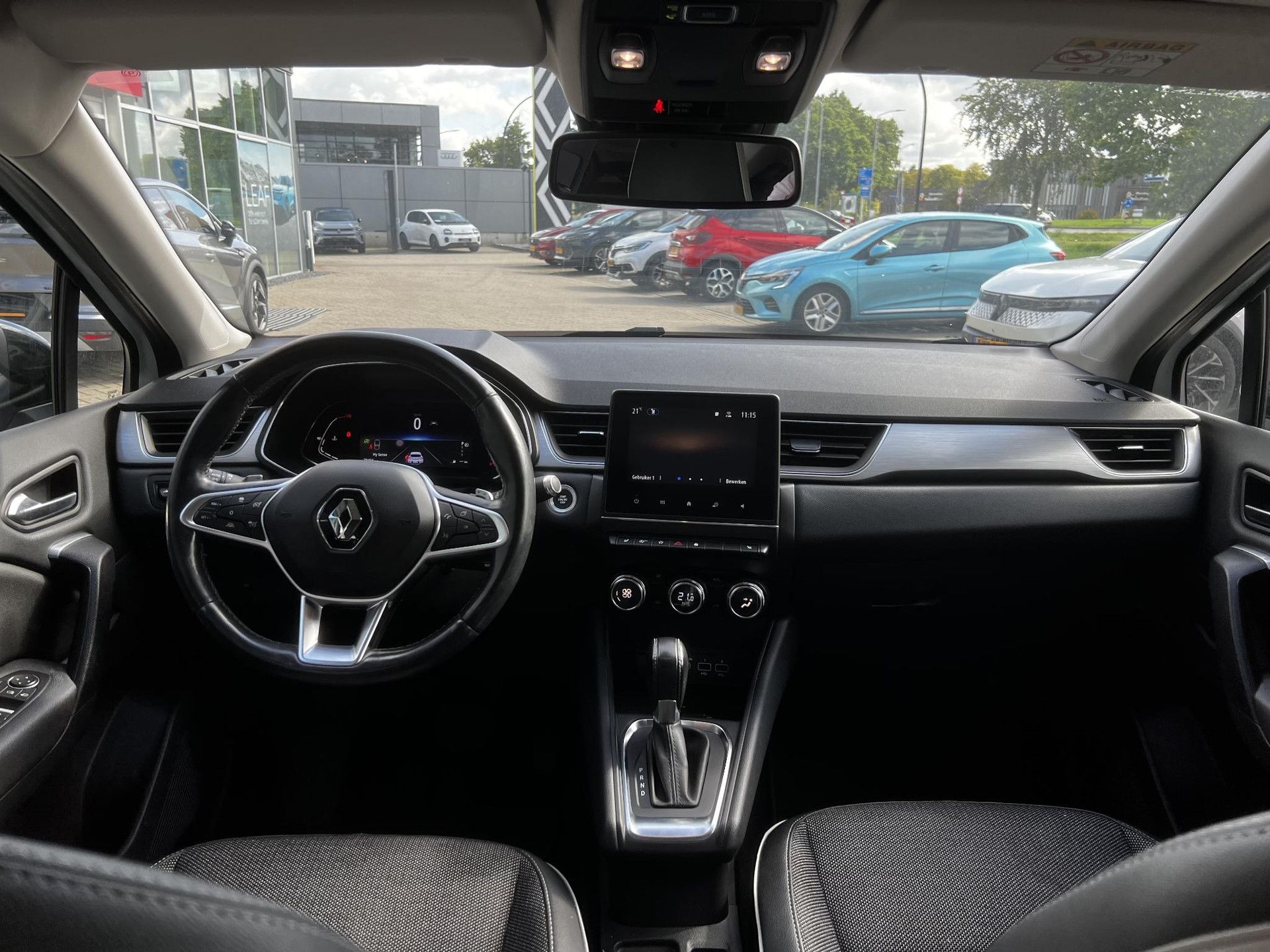 Renault Captur met kenteken KSB-82-P – interieur