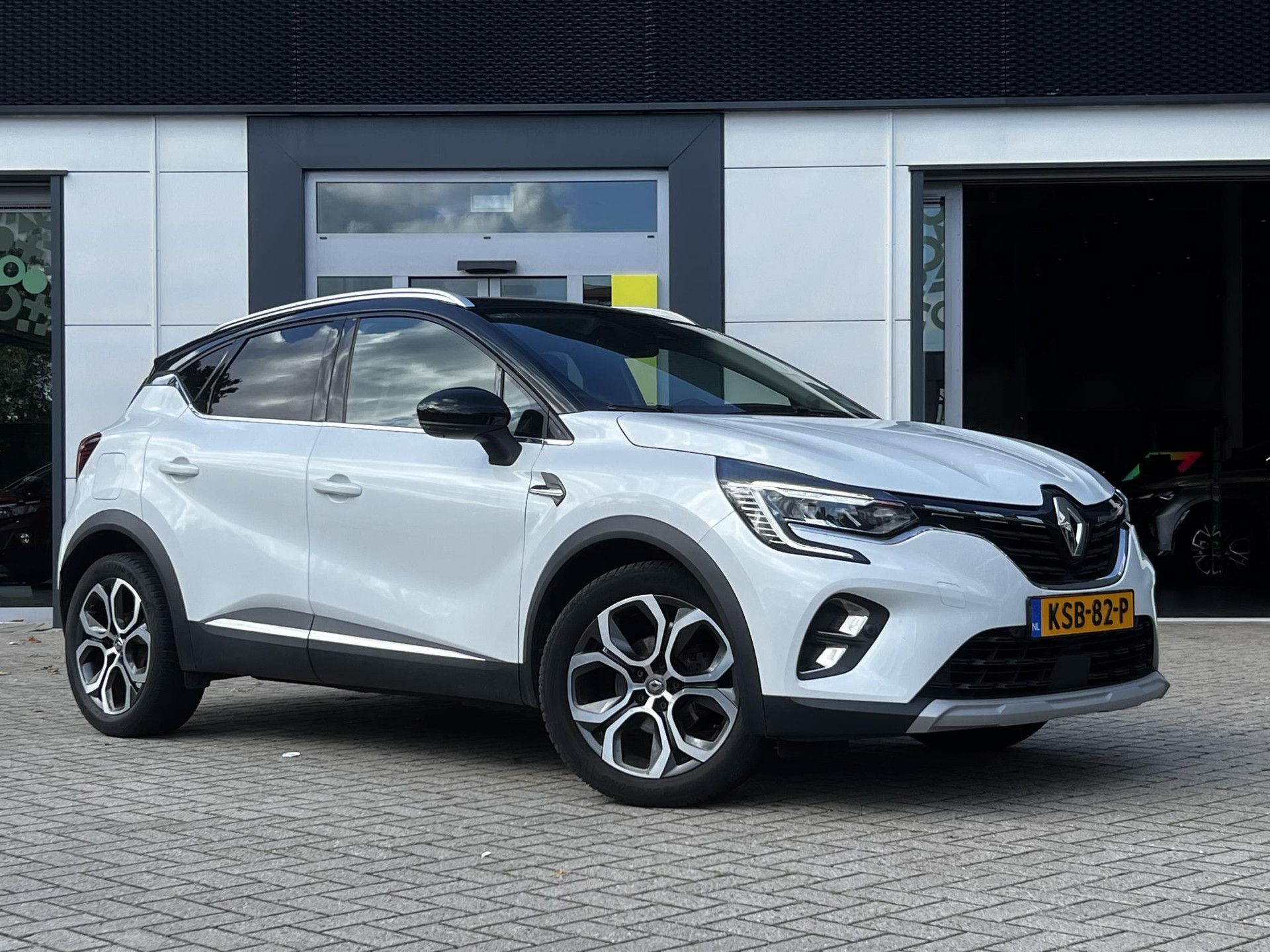 Renault Captur met kenteken KSB-82-P – detailfoto