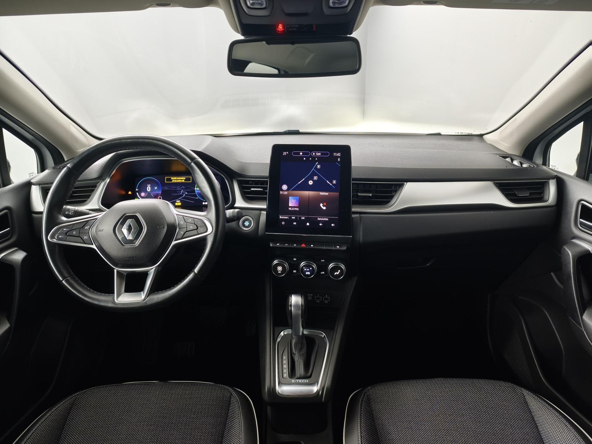 Renault Captur met kenteken KSF-66-G – interieur