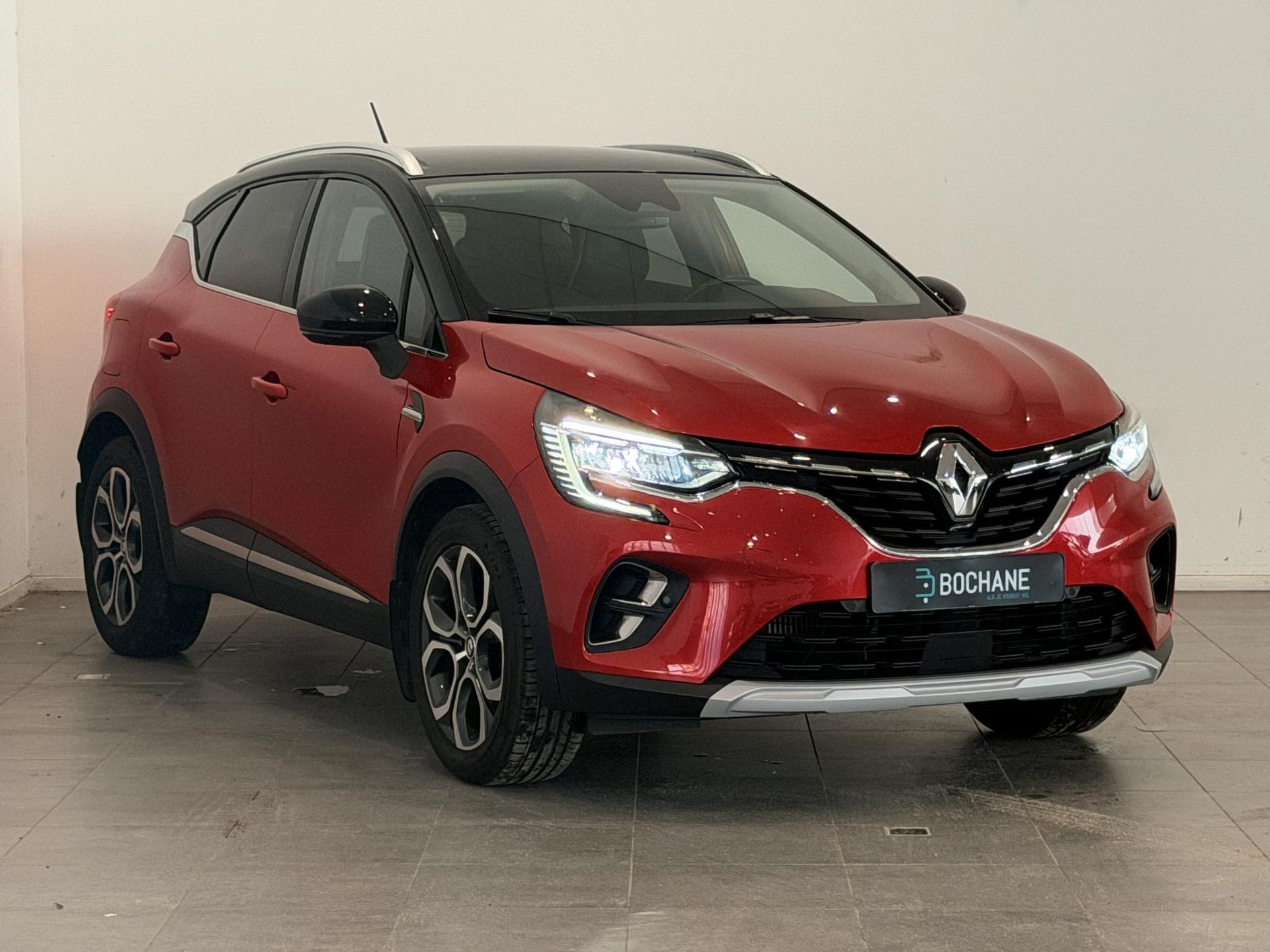 Renault Captur met kenteken KST-63-T – detailfoto