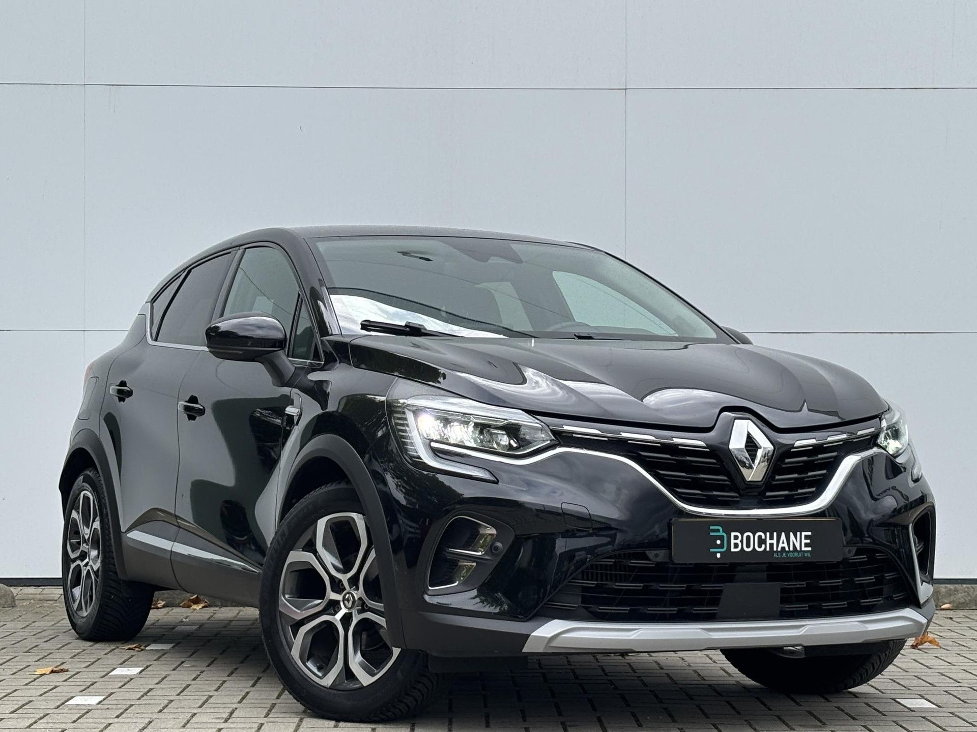 Renault Captur met kenteken L-245-SJ – detailfoto