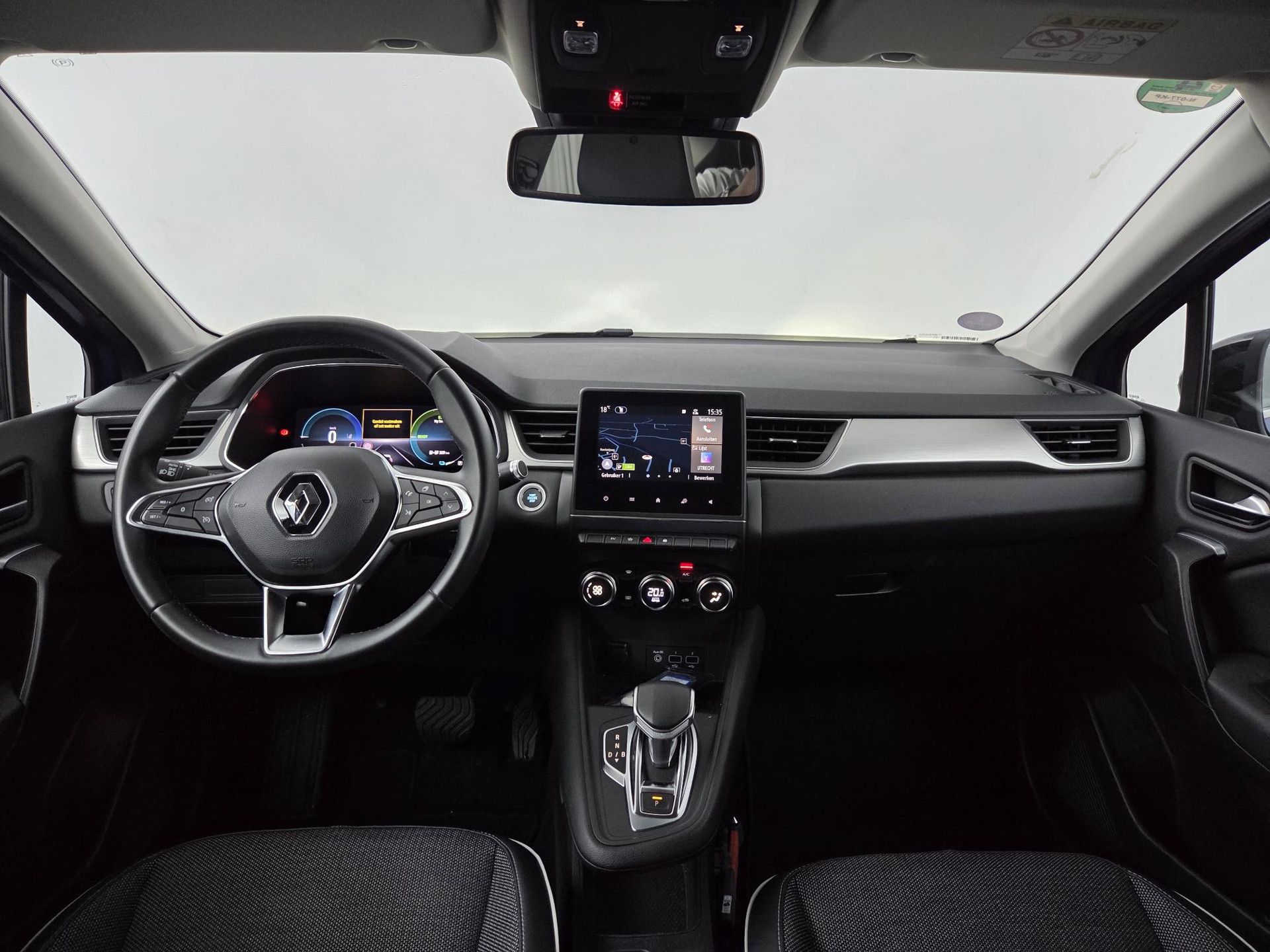 Renault Captur met kenteken N-077-KP – interieur