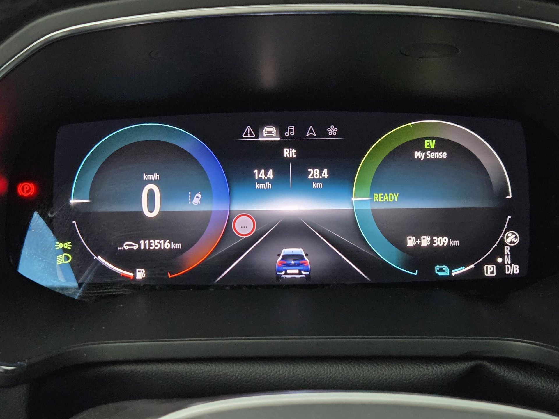 Renault Captur met kenteken N-077-KP – dashboard