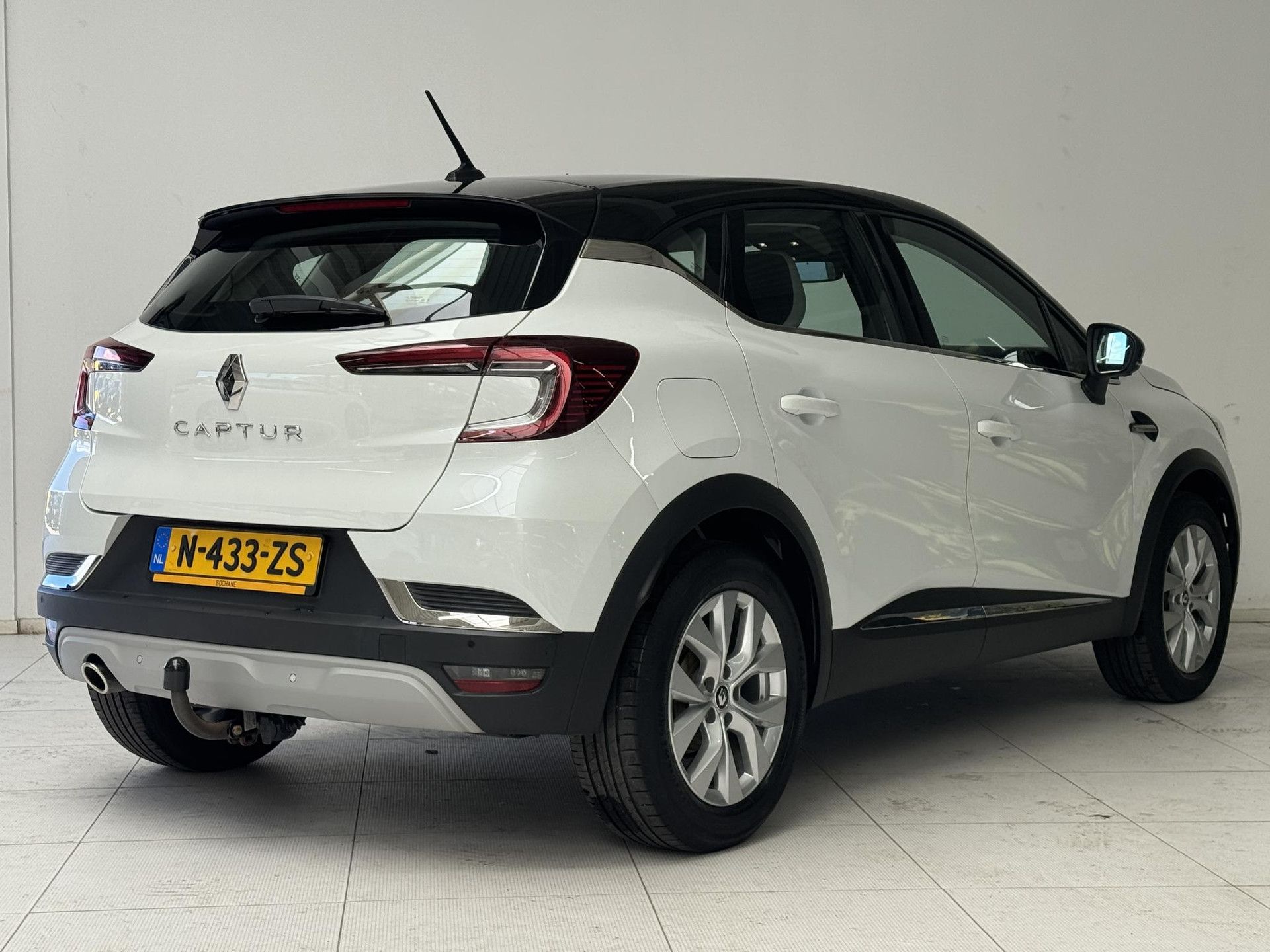 Renault Captur met kenteken N-433-ZS – achteraanzicht