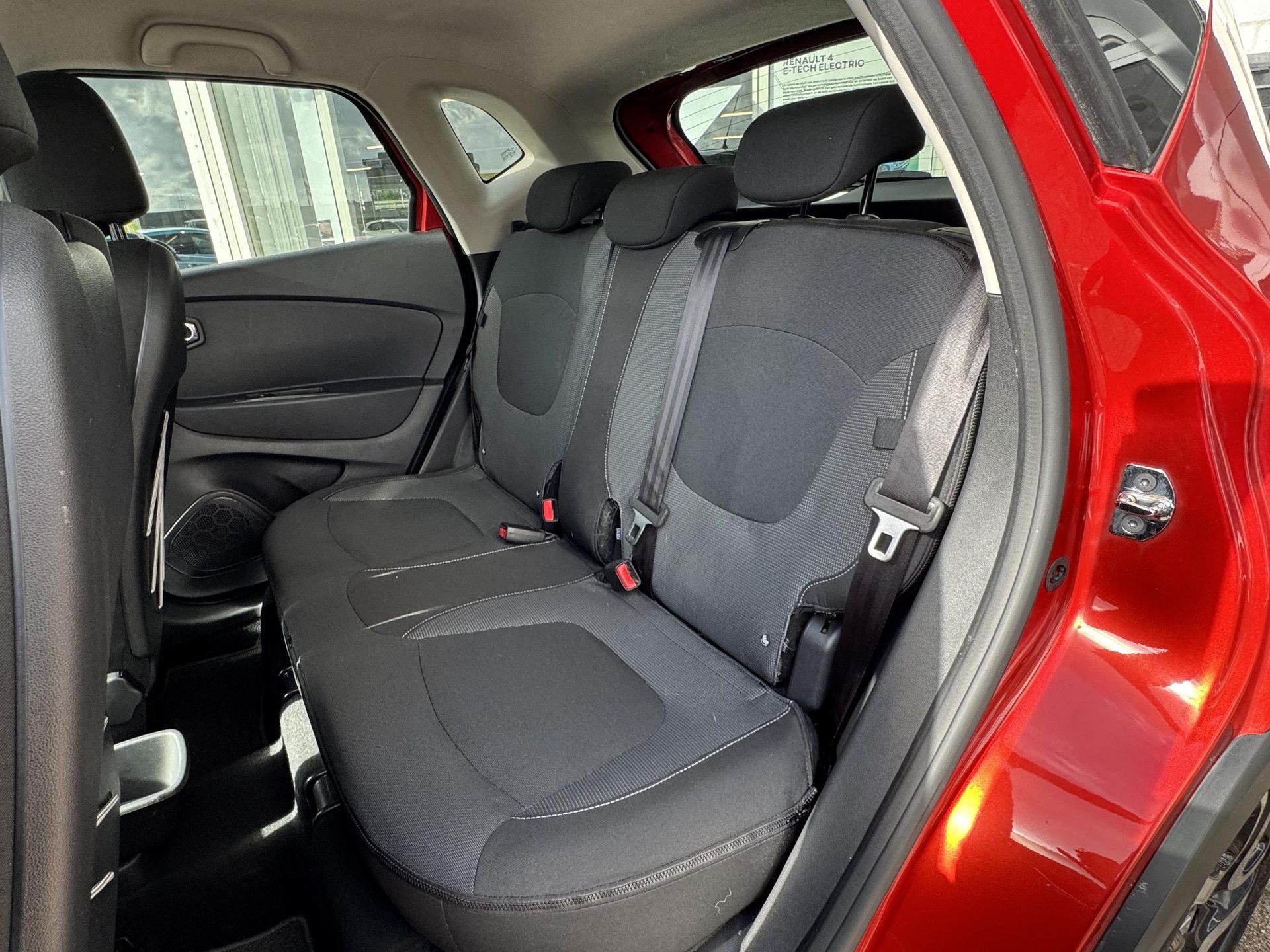 Renault Captur met kenteken NT-272-D – detailfoto