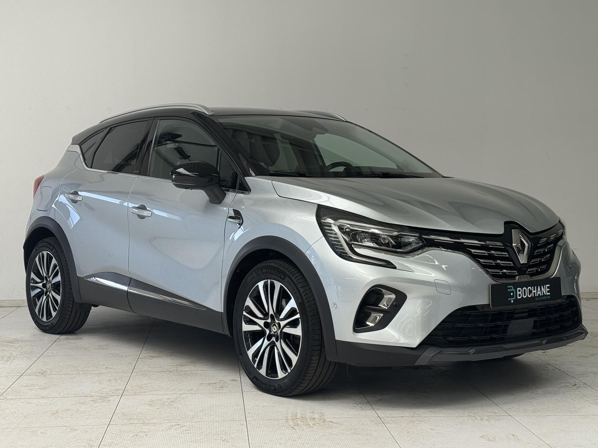 Renault Captur met kenteken P-446-ZJ – detailfoto