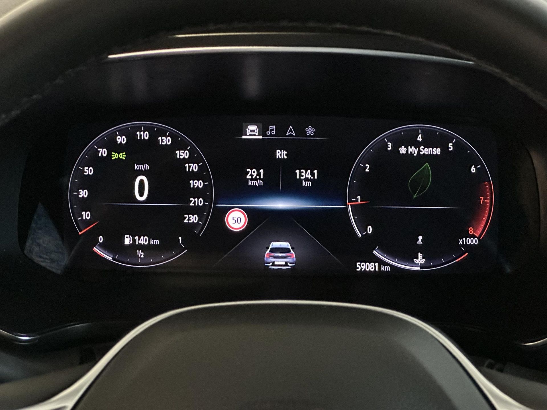Renault Captur met kenteken R-366-VF – dashboard