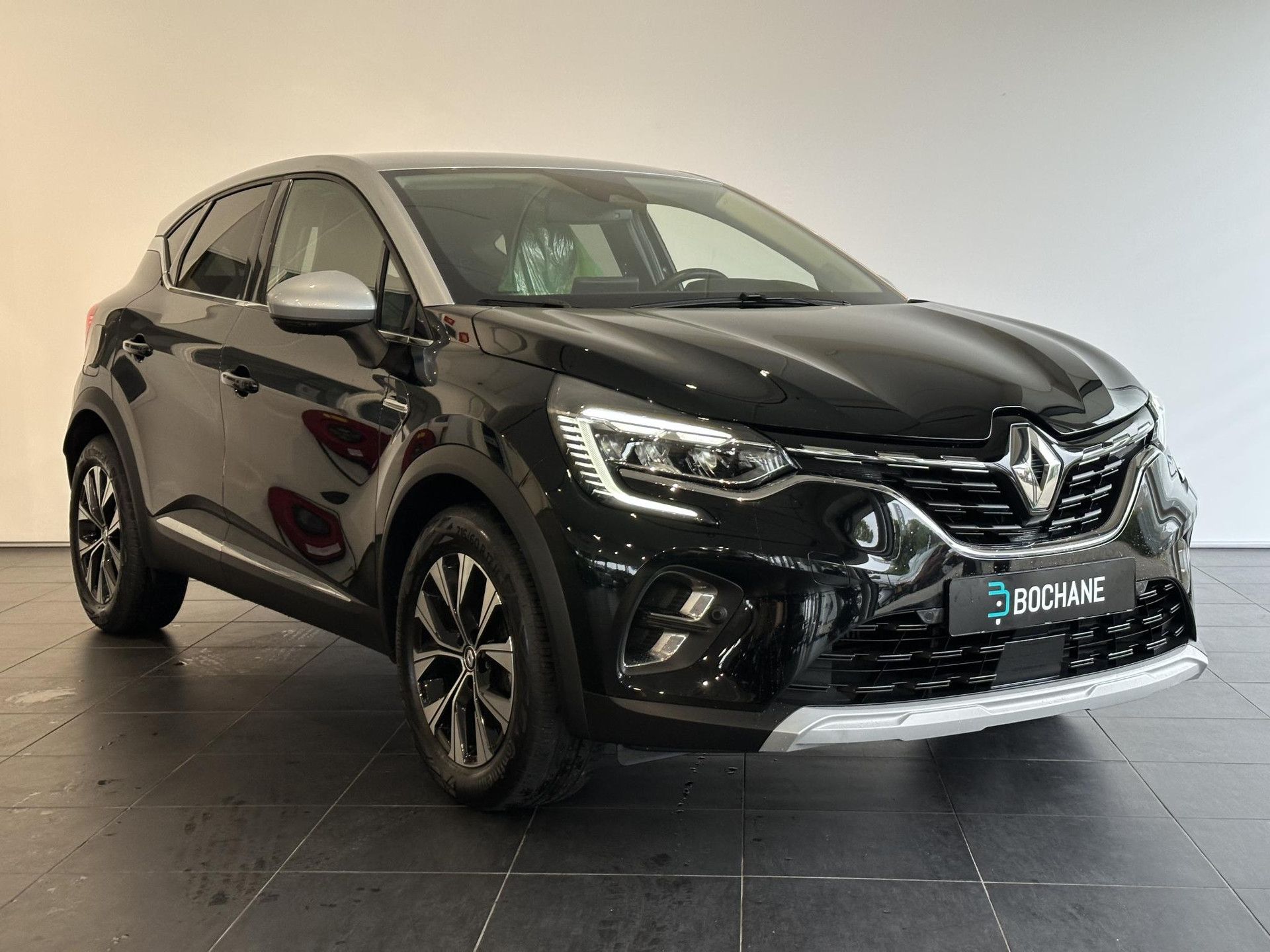 Renault Captur met kenteken R-366-VF – detailfoto