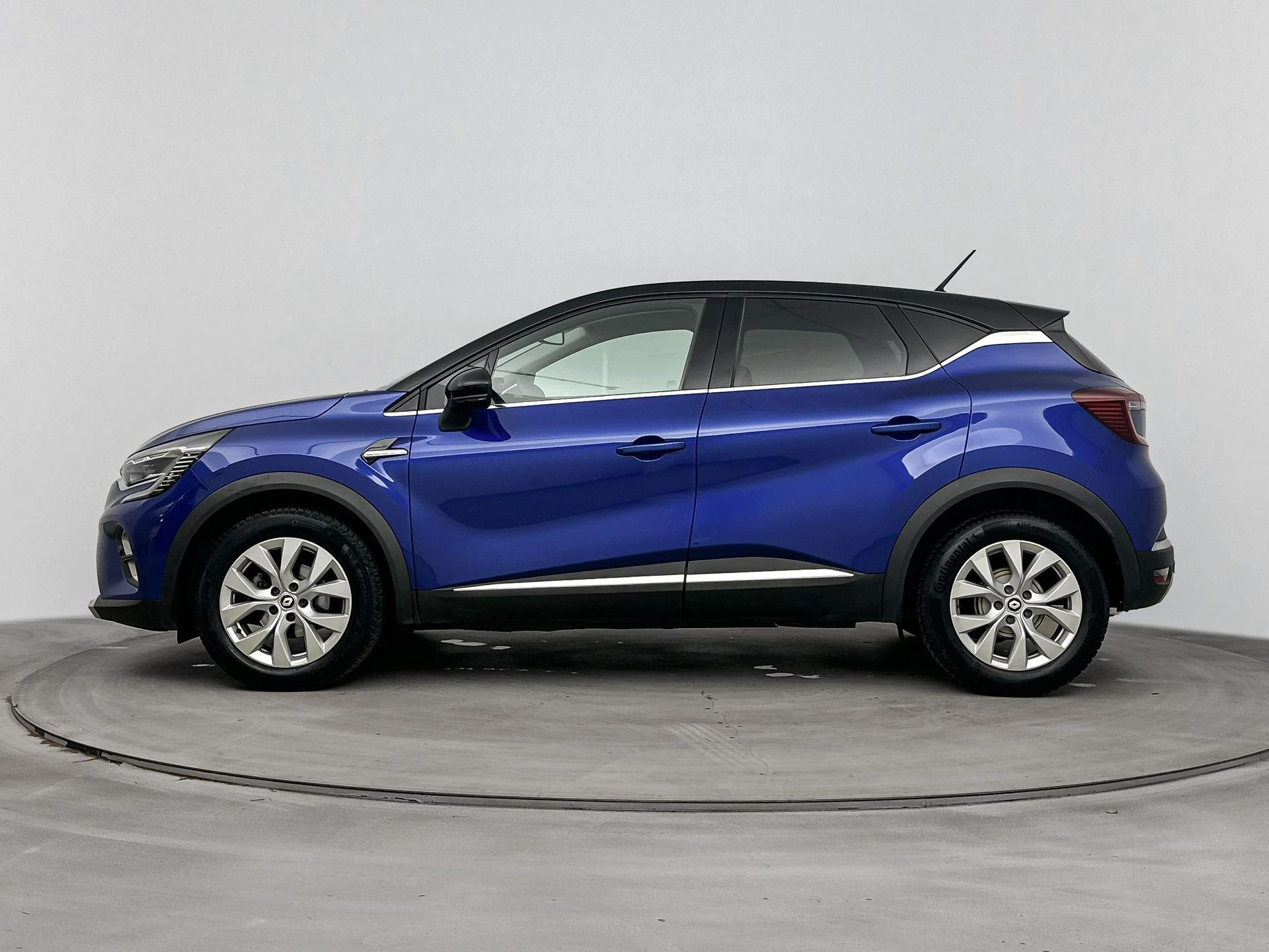 Renault Captur met kenteken R-589-TT – autofoto 4