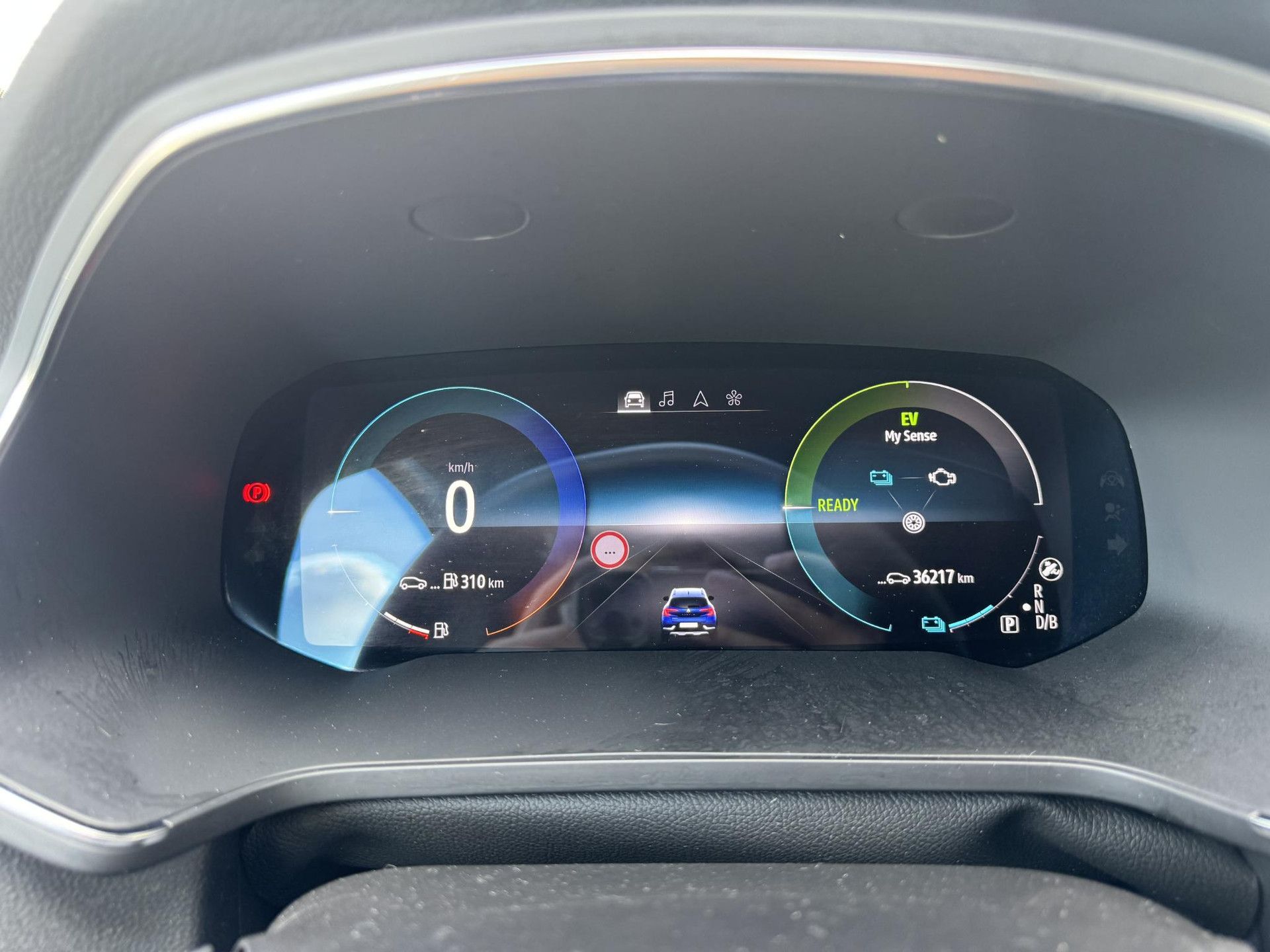 Renault Captur met kenteken R-904-RN – dashboard