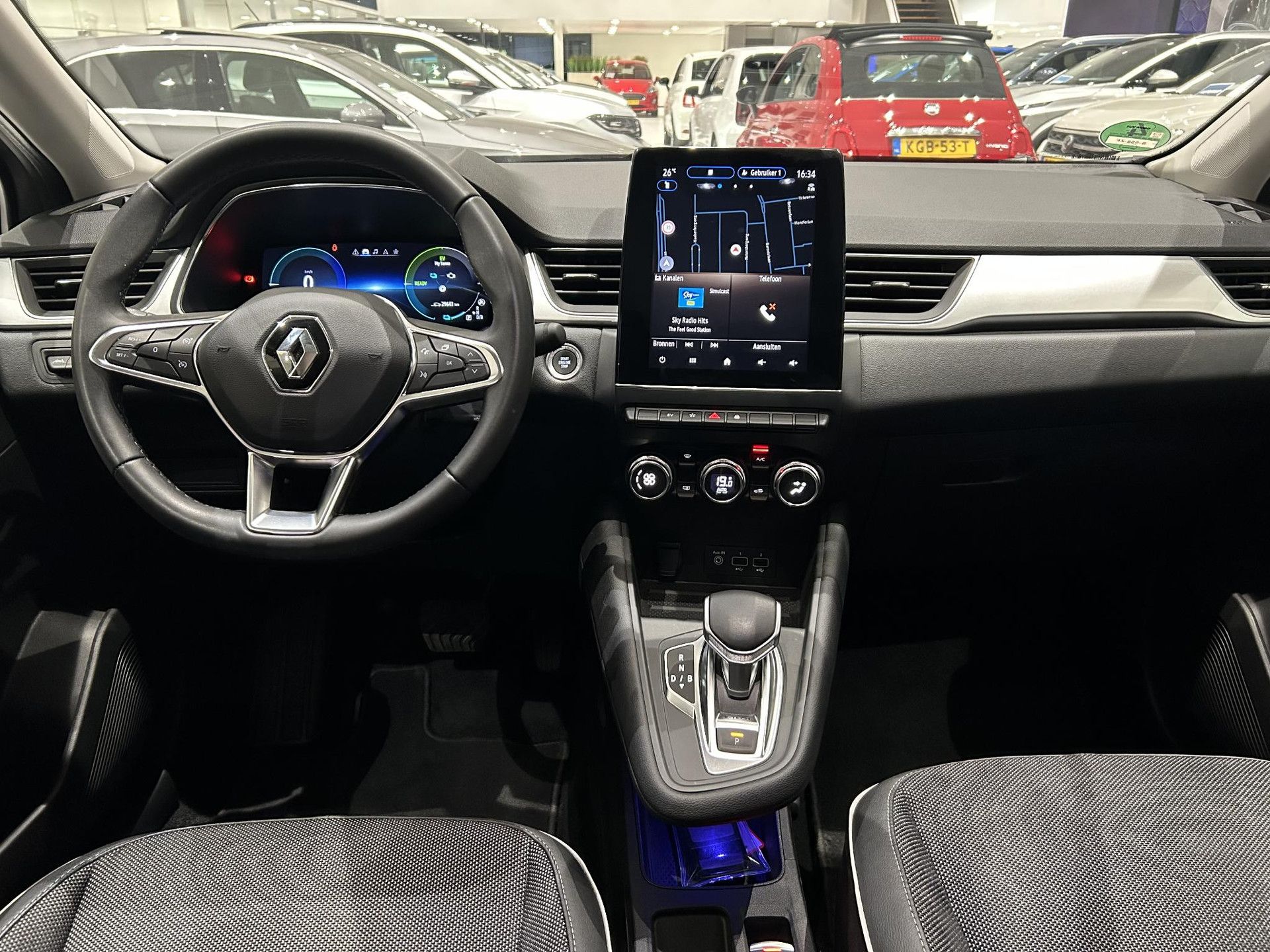 Renault Captur met kenteken S-558-ZF – interieur