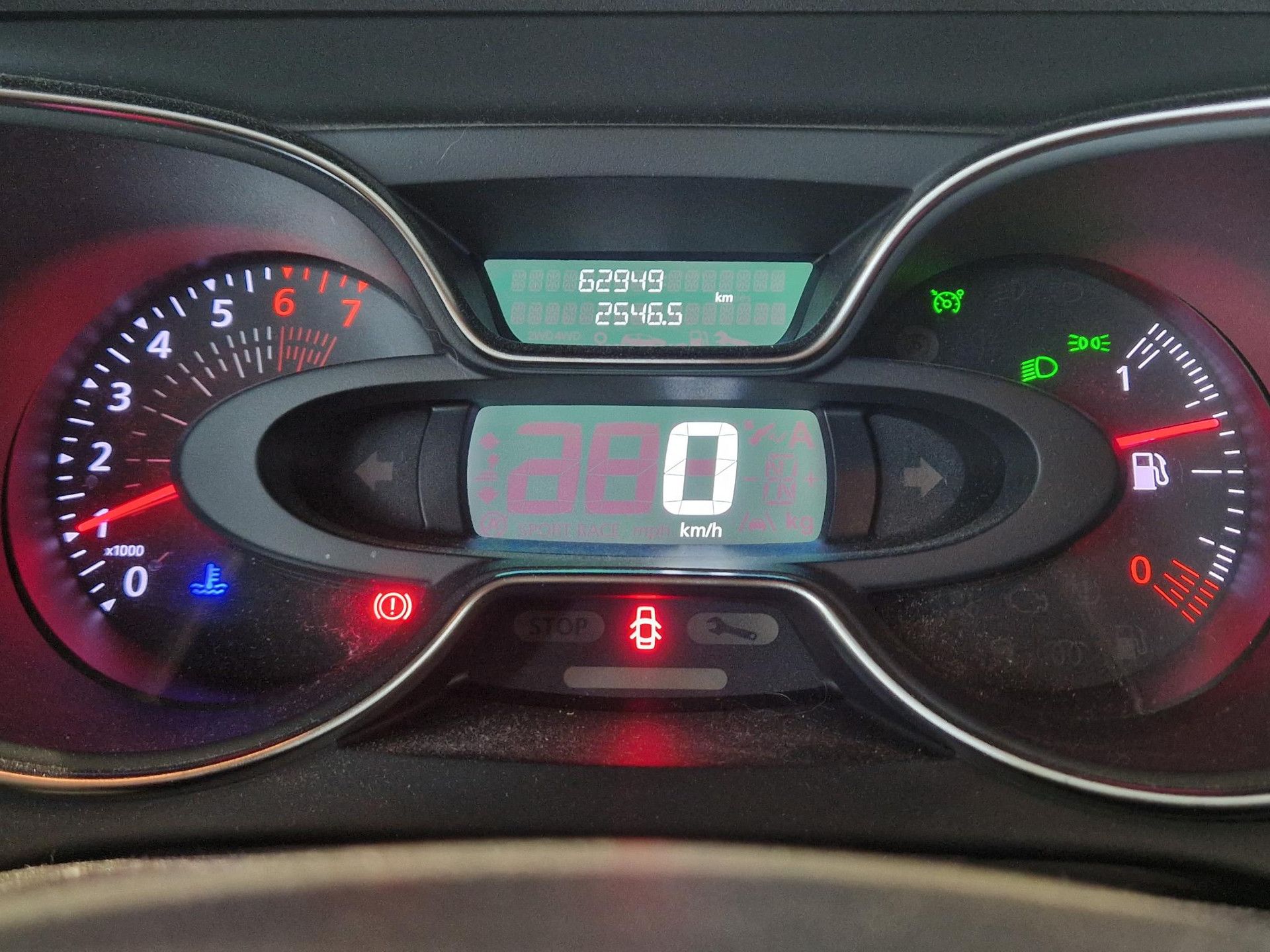 Renault Captur met kenteken ST-059-H – dashboard