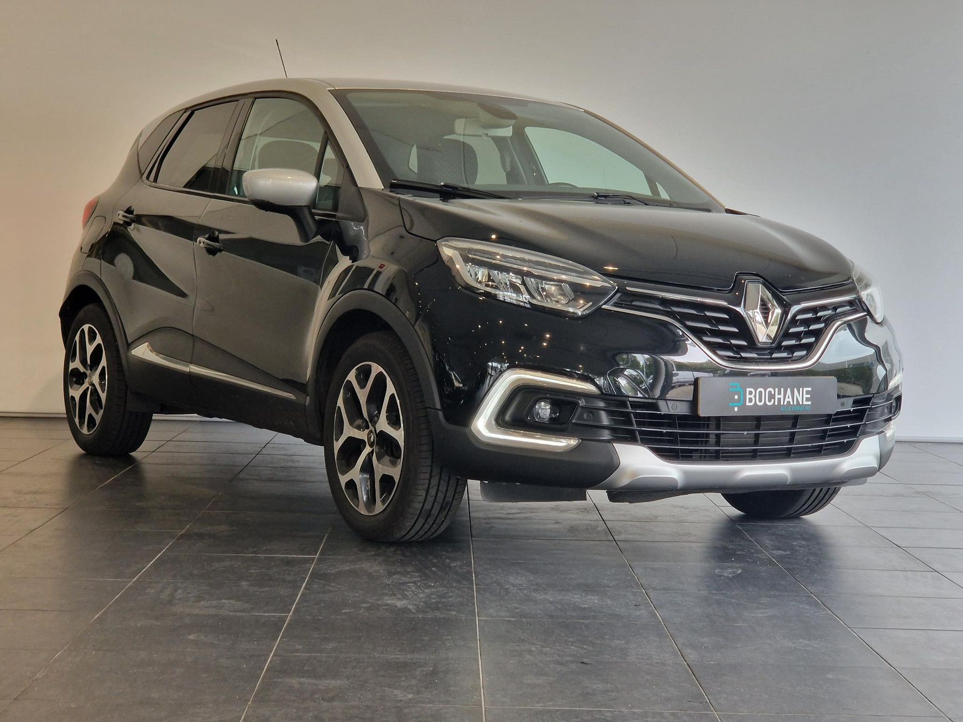 Renault Captur met kenteken ST-059-H – detailfoto