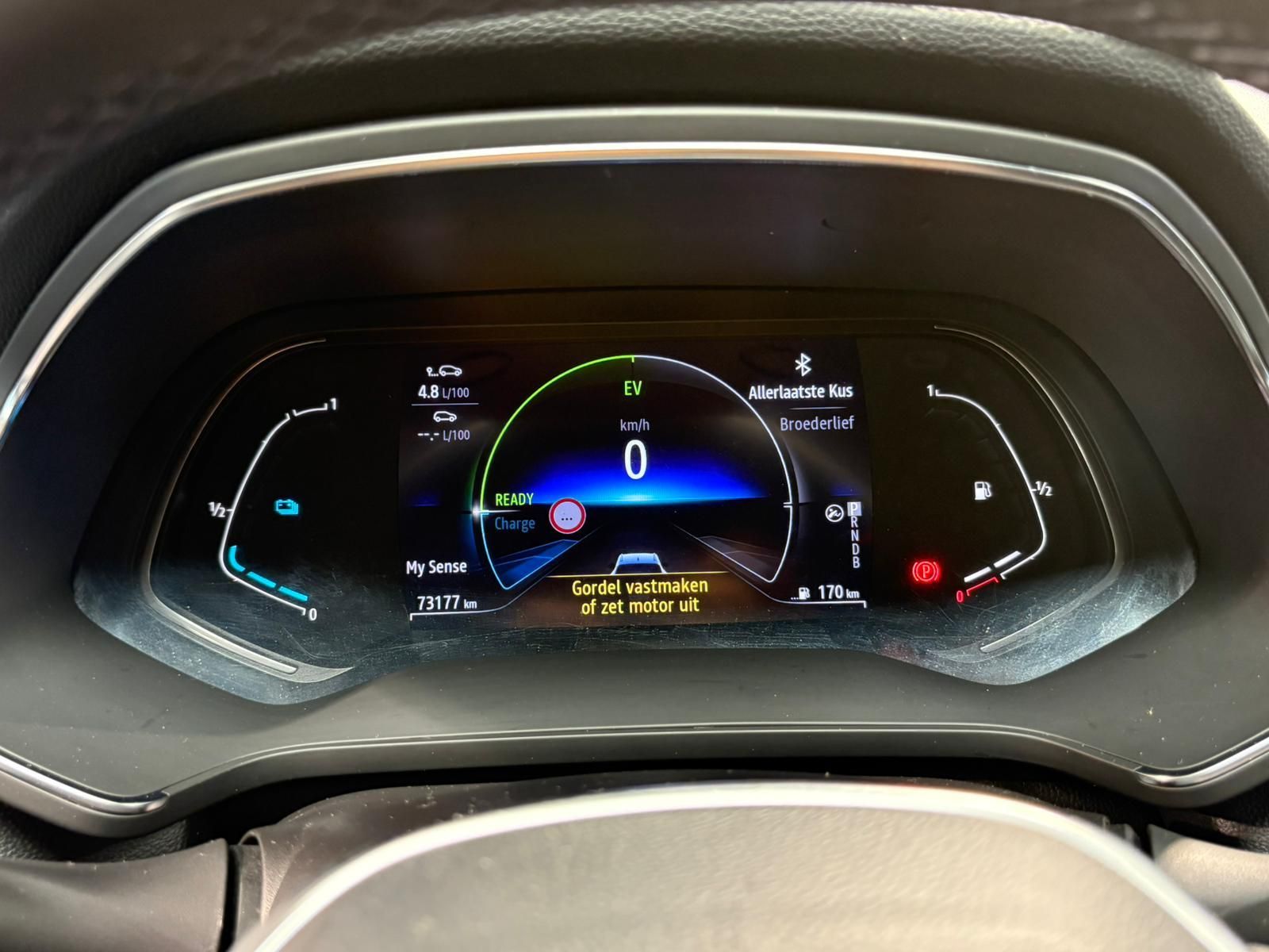 Renault Captur met kenteken T-911-FH – dashboard