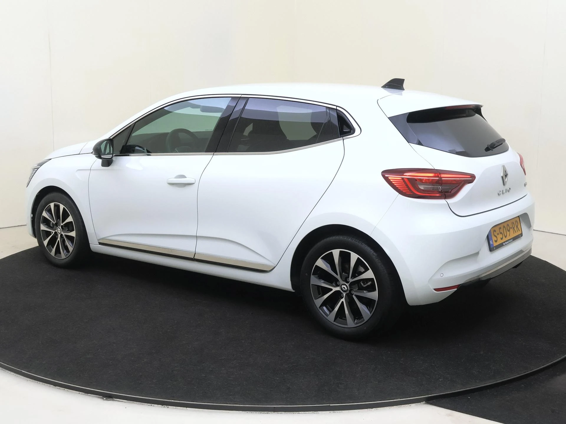 Renault Clio – autofoto 4
