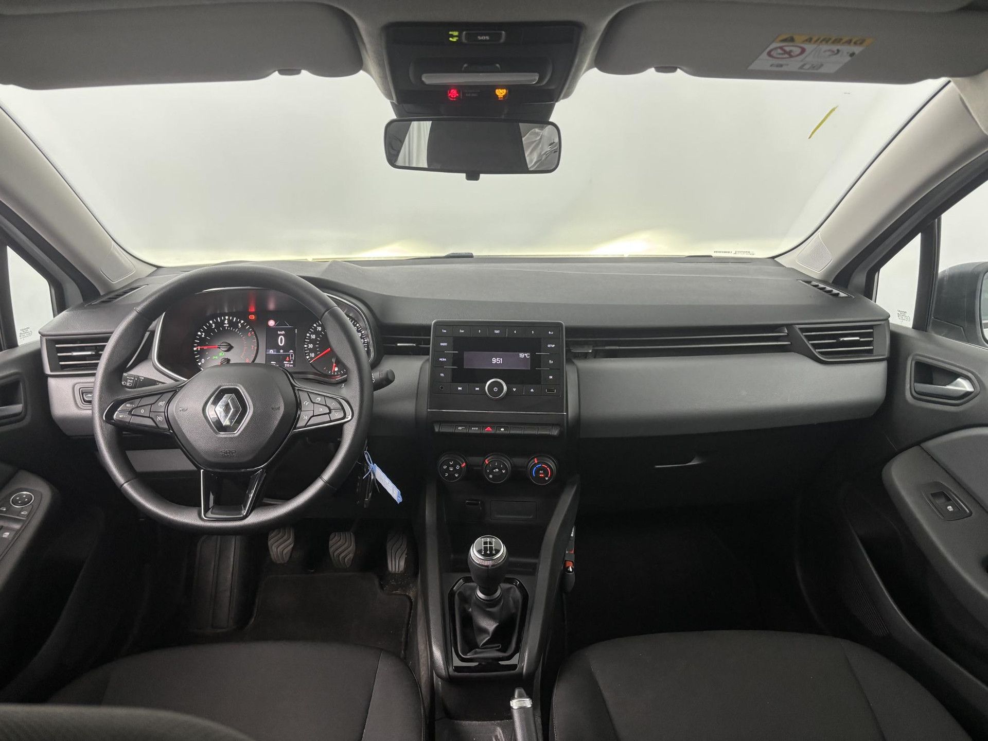 Renault Clio met kenteken G-851-TZ – interieur
