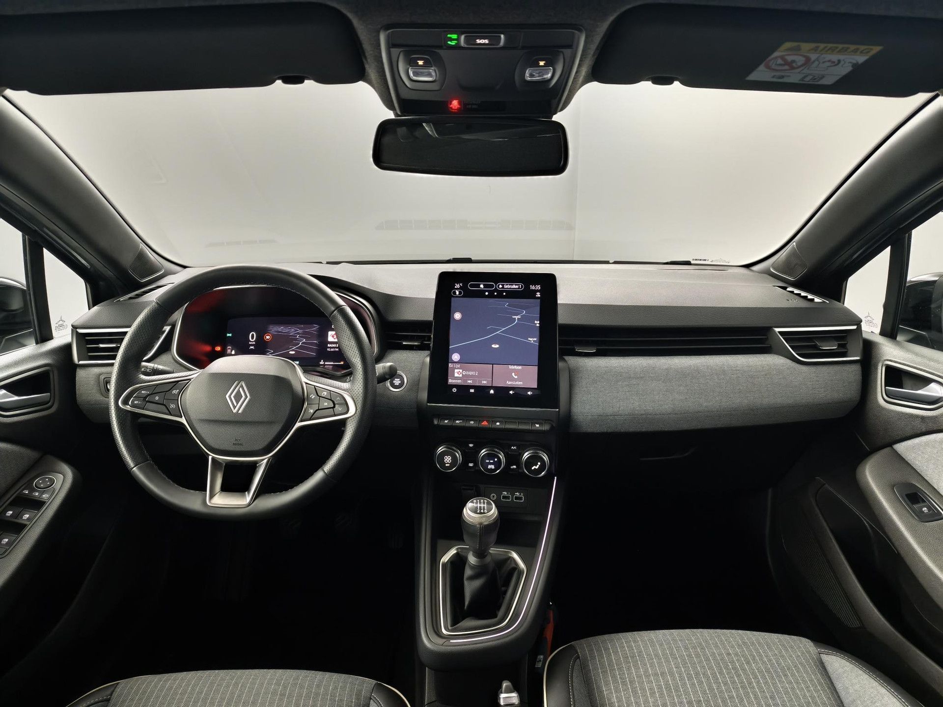 Renault Clio met kenteken GXT-37-H – interieur