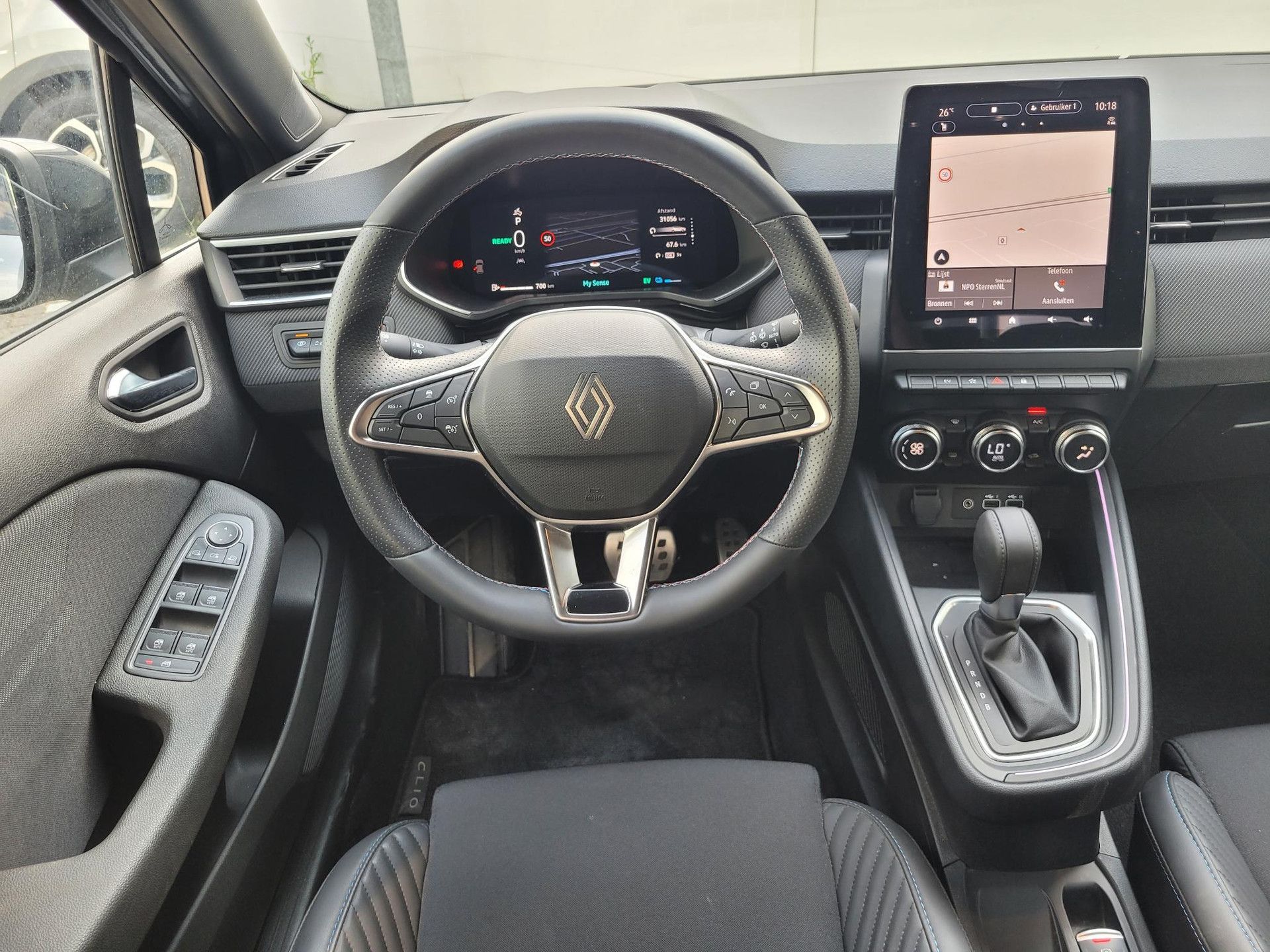 Renault Clio met kenteken JBK-66-S – interieur