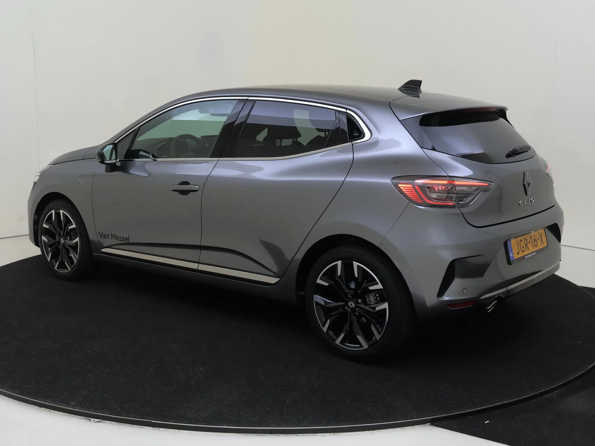 Renault Clio met kenteken JGR-16-X – autofoto 4