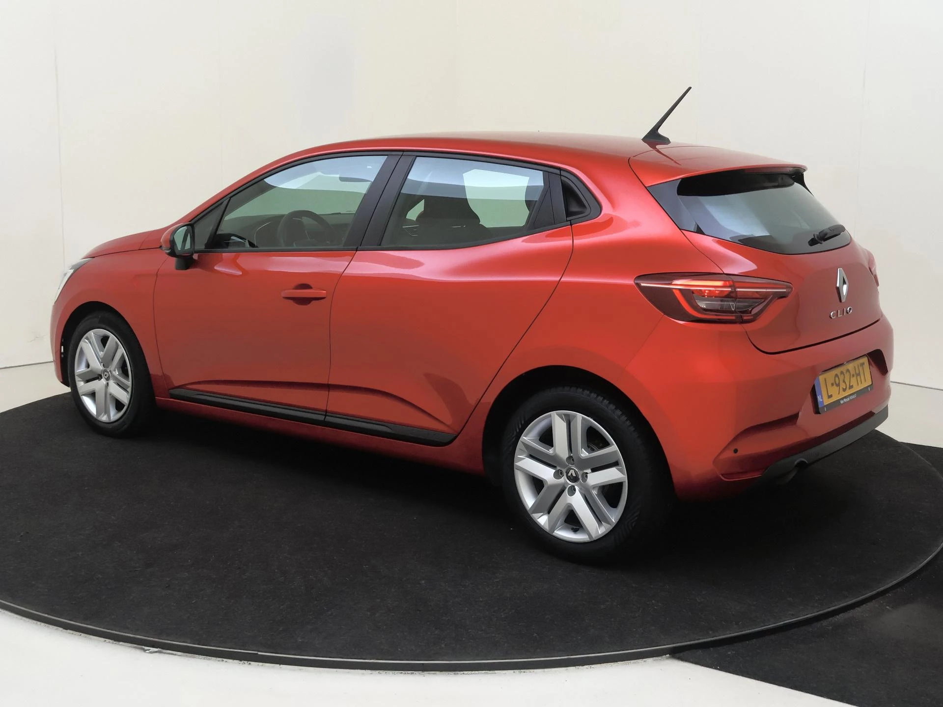 Renault Clio met kenteken L-932-HT – autofoto 4
