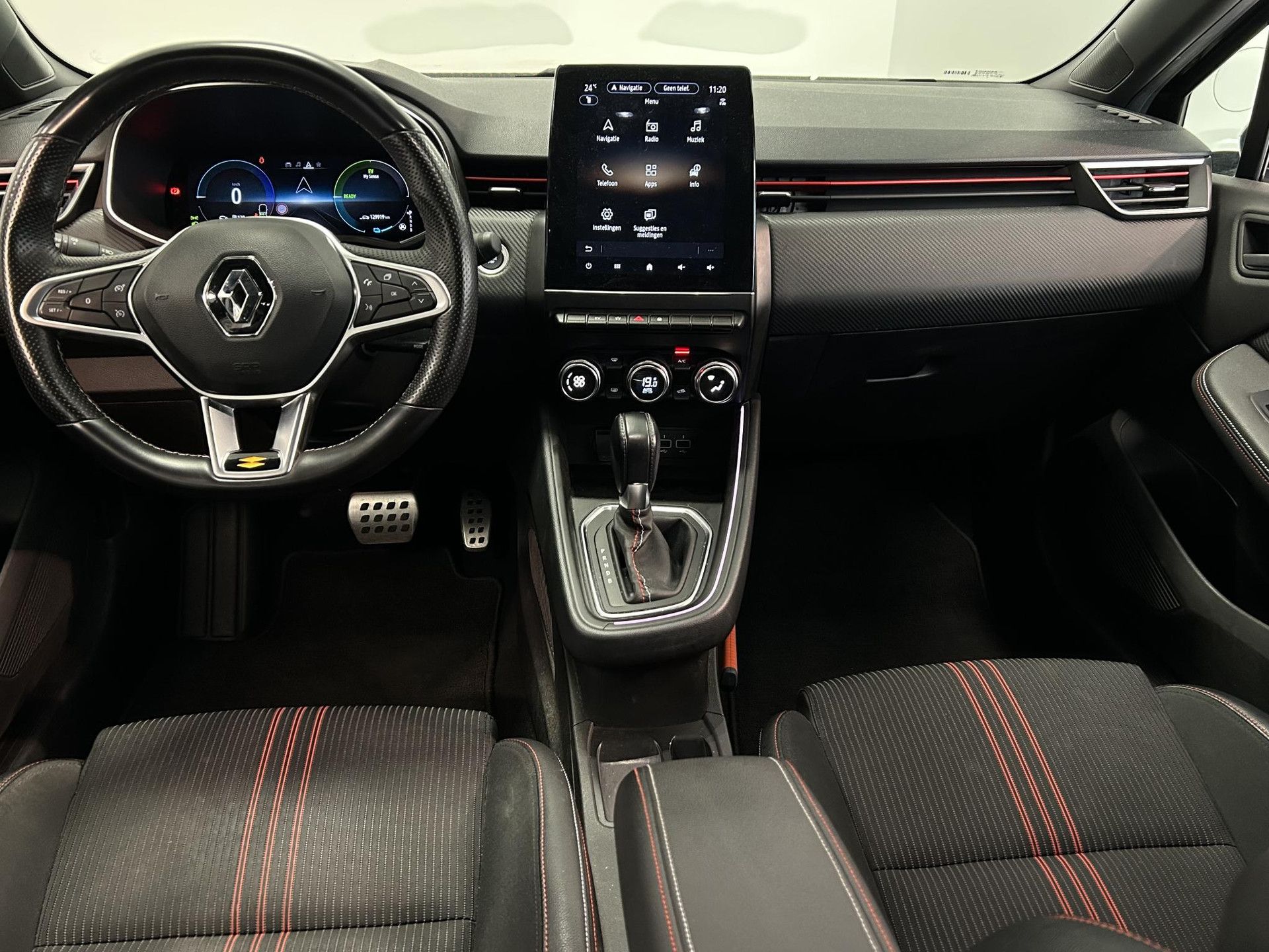 Renault Clio met kenteken R-081-KP – interieur