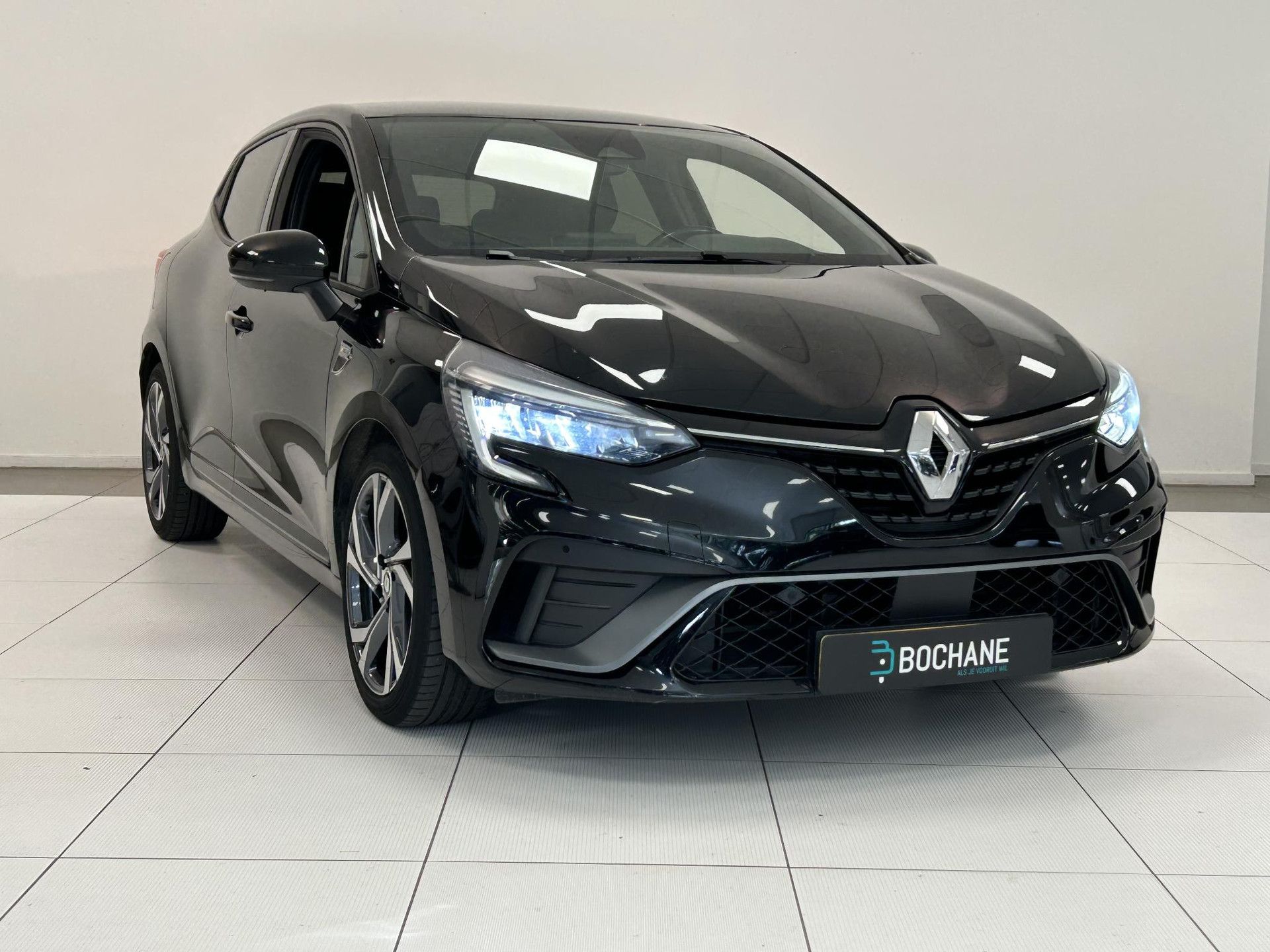 Renault Clio met kenteken R-081-KP – detailfoto