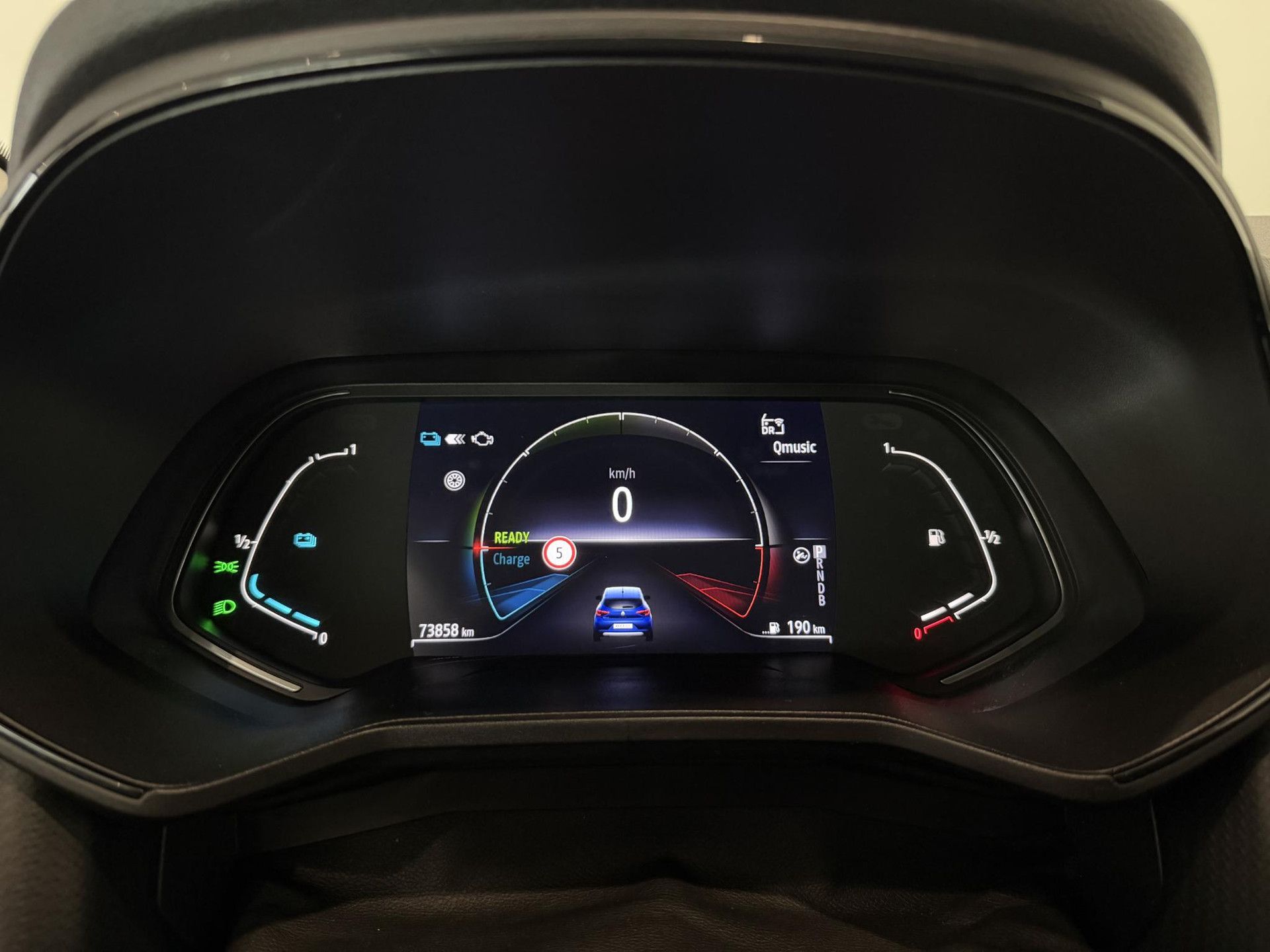 Renault Clio met kenteken R-656-LK – dashboard