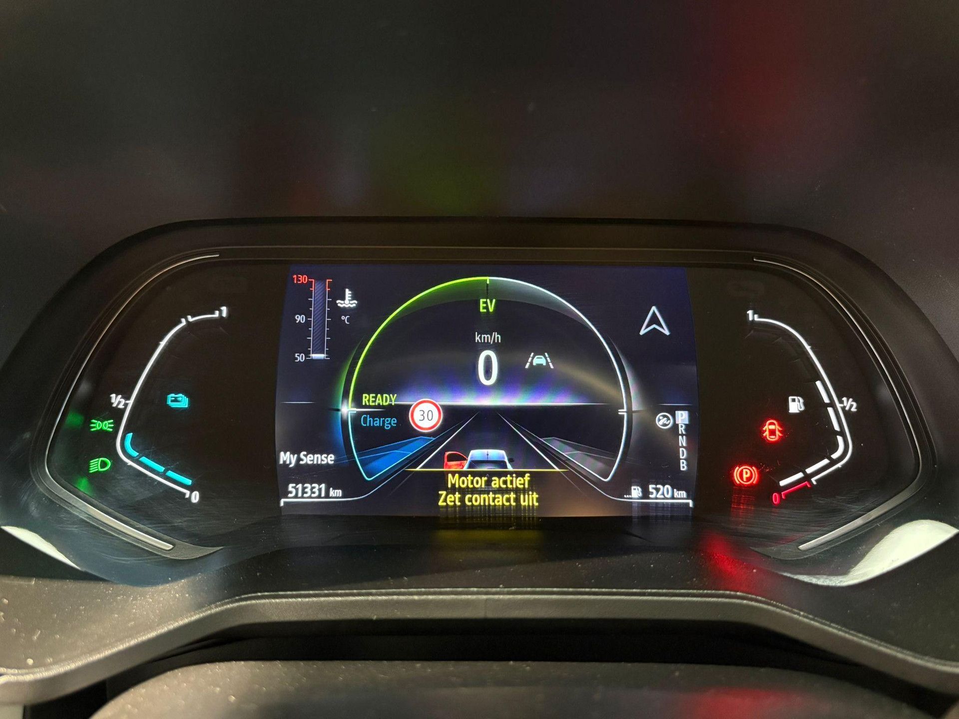 Renault Clio met kenteken R-734-LG – dashboard