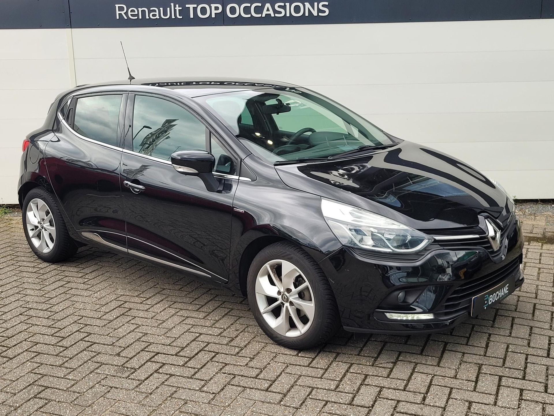 Renault Clio met kenteken SV-965-J – detailfoto