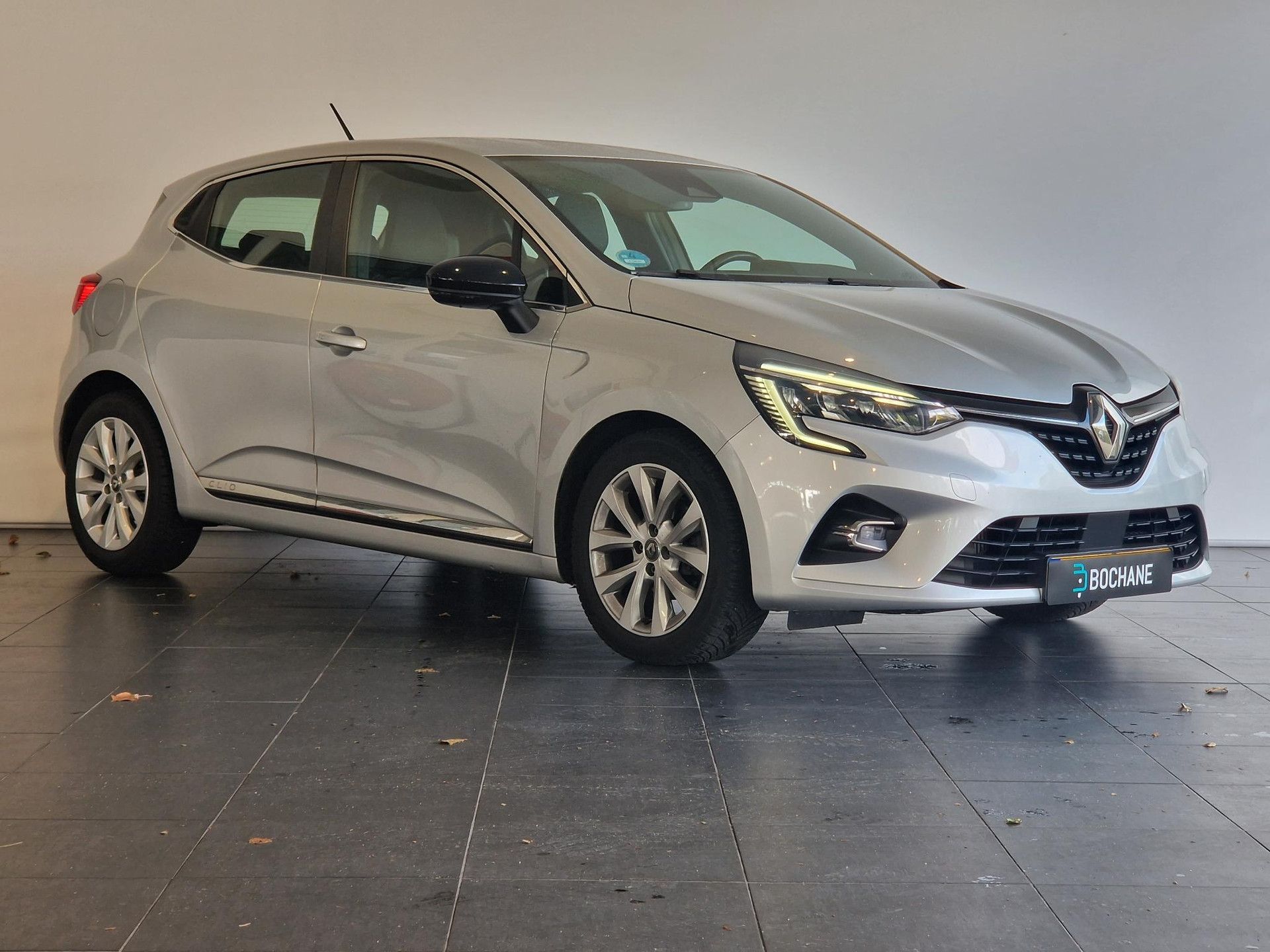 Renault Clio met kenteken X-720-XP – detailfoto