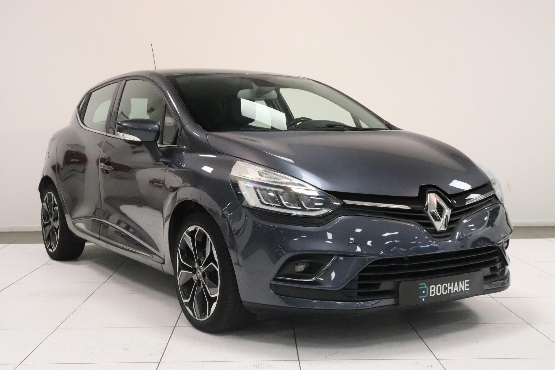 Renault Clio met kenteken XK-073-J – detailfoto